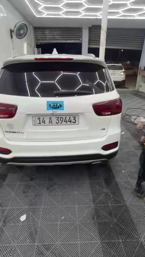 سلام وعليكم سيارت سورنتو مديل ٢٠٢٠ موصفات موجوده بل فديو سياره بنيد مصبوغ فق 
رقم بصره
السعر ٢٤٥
التصل ***********
