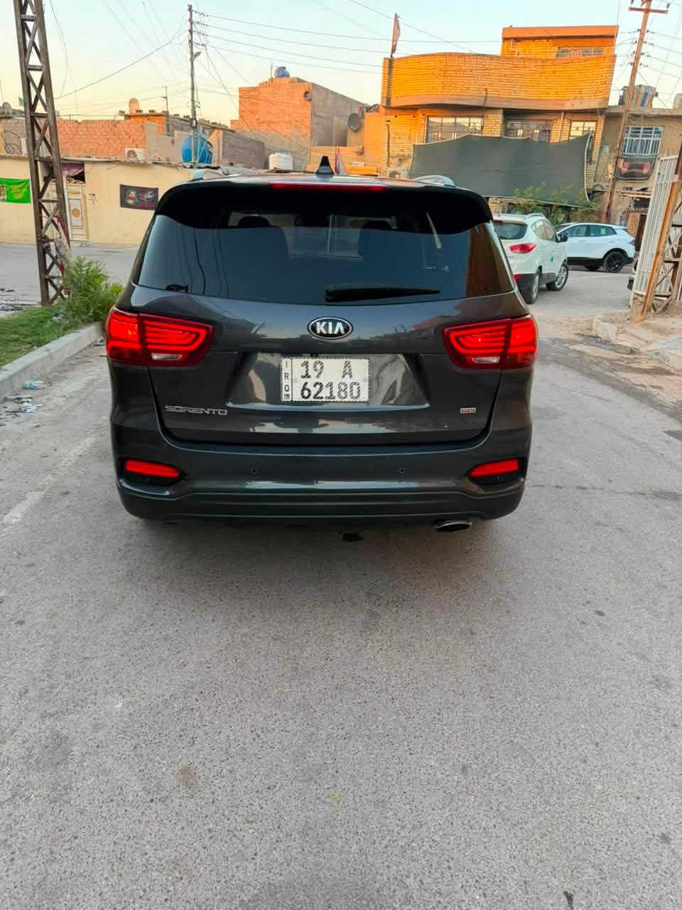 للبيع سورنتو موديل 2019 وارد امريكي حادثه طخات بدون دواخل جاملقات بيها 4مكانات صبغ اماميه وباب محرك 2400 محرك وكير مكفولات 7راكب شاشة تخم تاير صدر تبريد سيارة جديدة رقم كربلاء بسمي سعر 133 ورقة مكان سيارة بغداد الرصافة رقمي ***********
