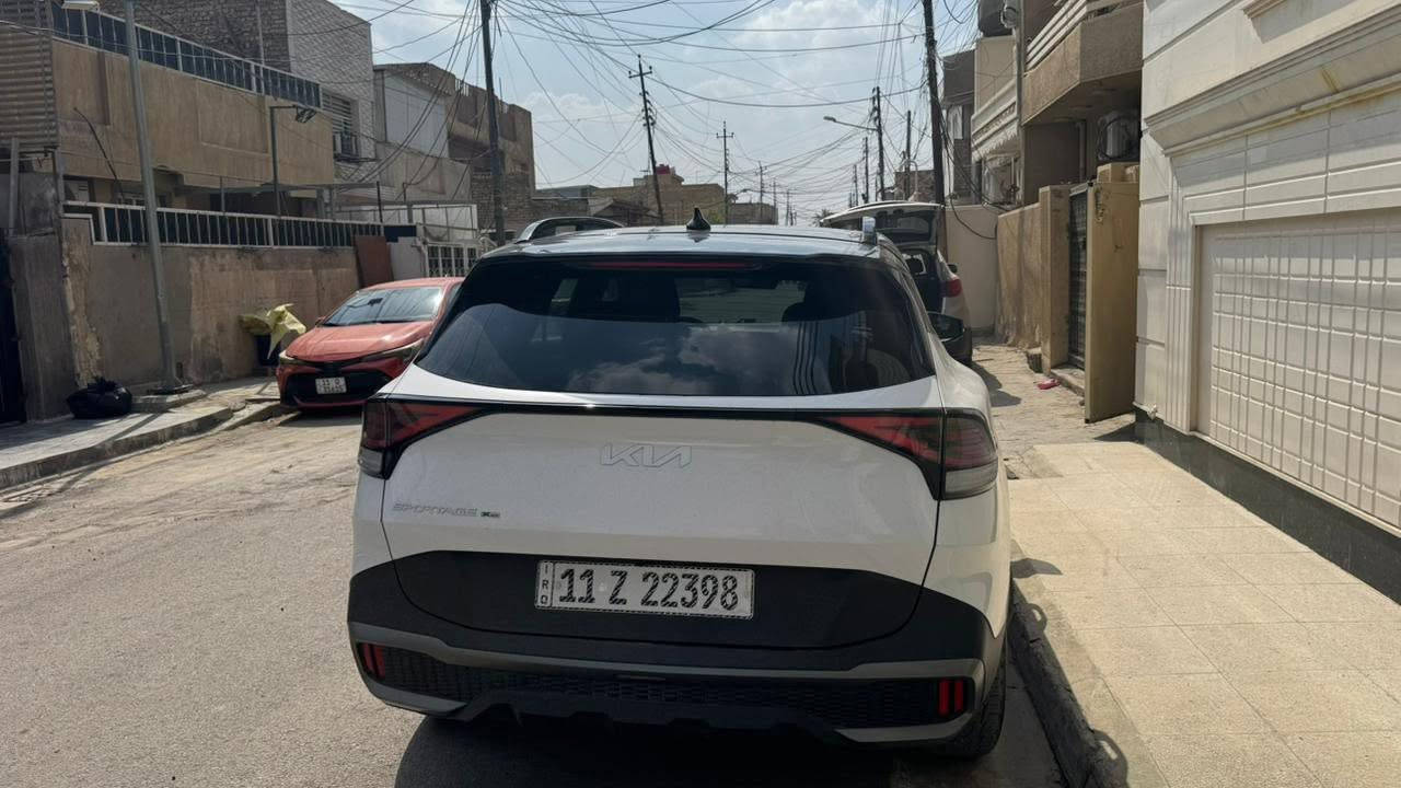 السلام عليكم
اسبورتج اكس ابرو برستيج  موديل 24اعلى مواصفات 
خمس كامرات
تدفىه تبريد كشنات
ويل كب اسود
فور ويل
كشنات جلد
بانوراما
لايت زنون
رادارات امامي خلفي 
حساسات امامي خلفي
ويل 19 حجم
تشغيل عن بعد
بدون دواخل 
بيه ايرباك بردة فقط
وبيها ثلاث قطع صبغ 
وبعد اهواي مواصفات بيها 
العنوان بغداد ***********
