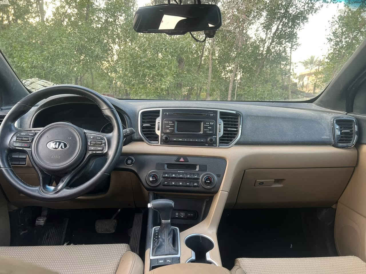 سلام عليكم 
سبورتج موديل 2018خليجي
سياره واكع عليه قماره مال بيت بيه صبغ
ماعدا البيبان والصندوك مامصبوغات الباقي صبغ بدون كص ولاتبديل شواصي لغود مكفولة تحويل مكفول مكان بغداد السعر 125
***********
