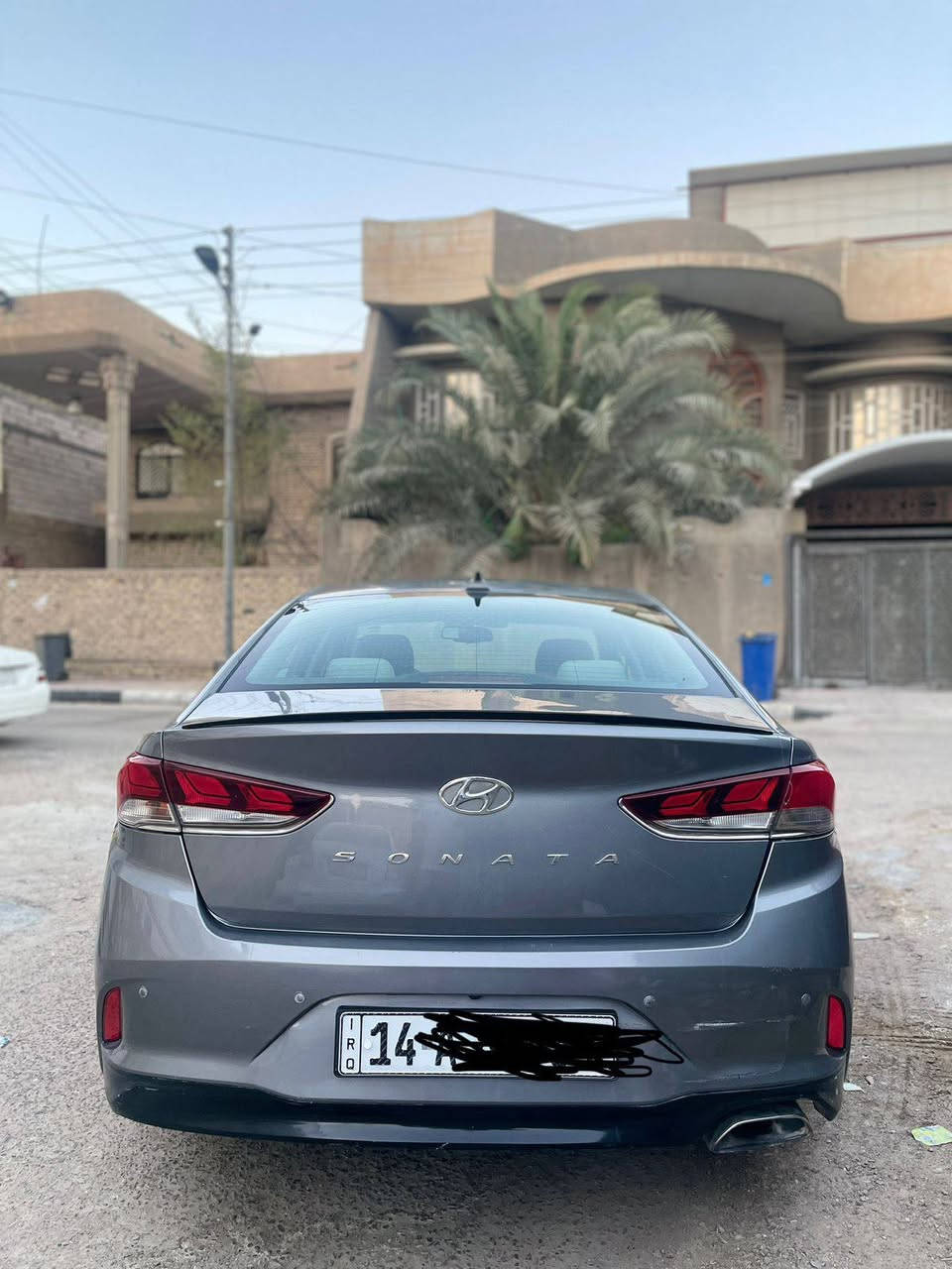 سوناتا 2018 وارد امريكي سيارة رقم جديد بصرة بسمي 
🚗المواصفات:
بصمة
رادارات
كامرة دواره
مثبت سرعه 
لايت زنون
تحكم ستيرن
شاشة كار بلي
كشنات كهربائي
شاحن وايرليس wire less
كروز سرعة
تبريد قطعتين امامي خلفي 
محرك وكير مكفول 

*حادث السيارة بنيد وجاملغ بدون ايرباك سليم
جزء صبغ بل جاملغ الخلفي 
*سيارة لاتنقيص ولاتبخير ولادوانز 
$السعر 129وبيها مجال بسيط 
الشراي يتصل عنواني جزيره قرب جسر خالد 
العنوان البصرة *********** البصرة, العراق
