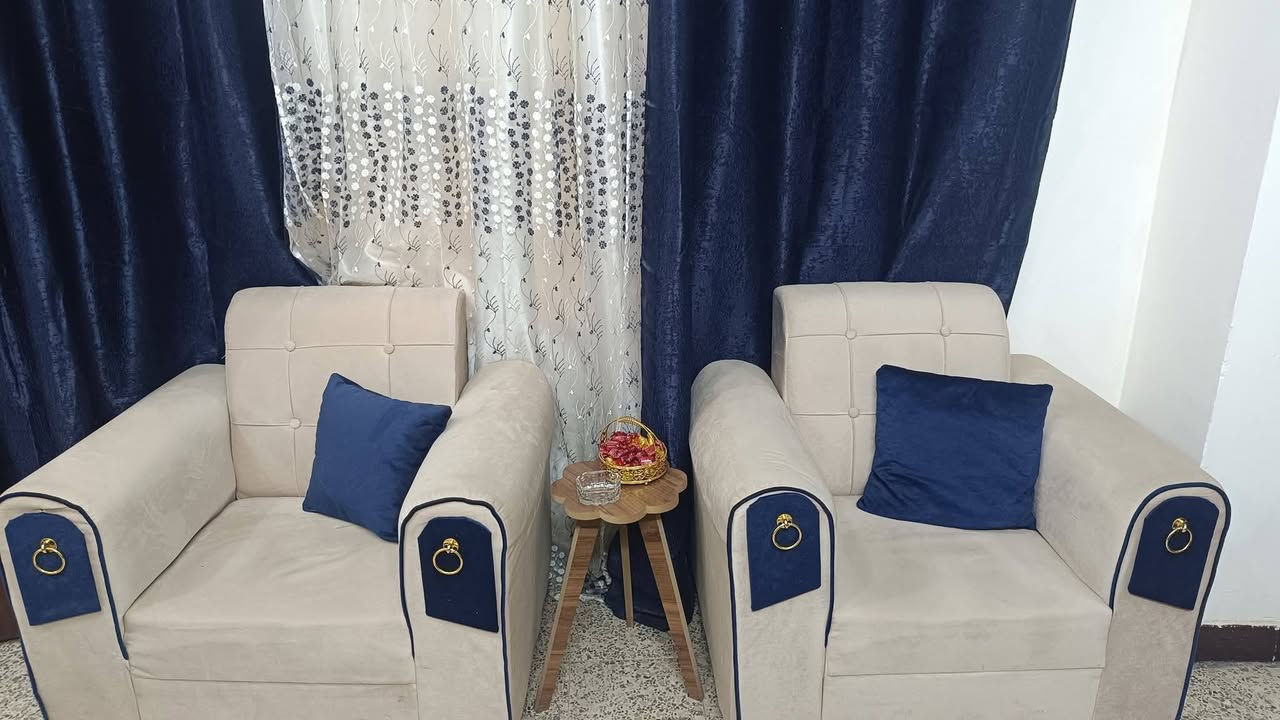 السلام عليكم اغراض مكتب للبيع استعمال بسيط ونظيفة جدا وكلشي بسعره 
مراوح عدد 2 
تخم نظيف جدا عراقي شغل معمل عشر مقاعد 
ميز مكتبي 
مبردة استعمال اسبوع فقط 
طبلات عدد 3


**إذا كنت صاحب هذا الإعلان وتريد حذفه لأي سبب، رجاءا أرسل رسالة إلى الدعم الفني**