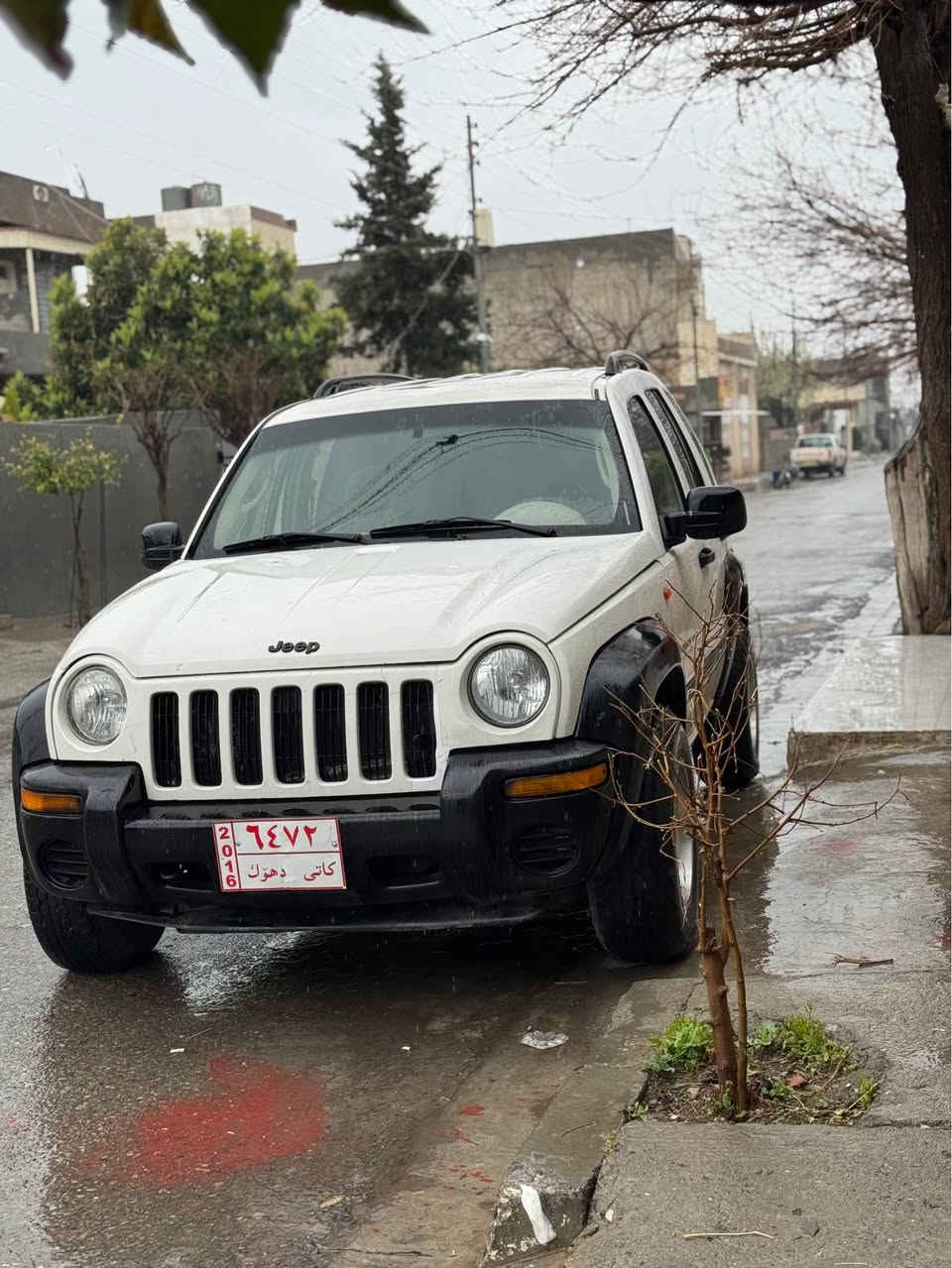 Jeep lebarte

موديل٢٠٠٦
دوبه ى براوه
كيرومه كينه
به شه رت 
سه ياره كه 
گيرتوماتيكه
ده بل ئه كسله
ته برديده جام كاره باى
هه مو كيانى به شه رت
سحرى٤٧مه جال
***********واتساب بشدار, السليمانية
