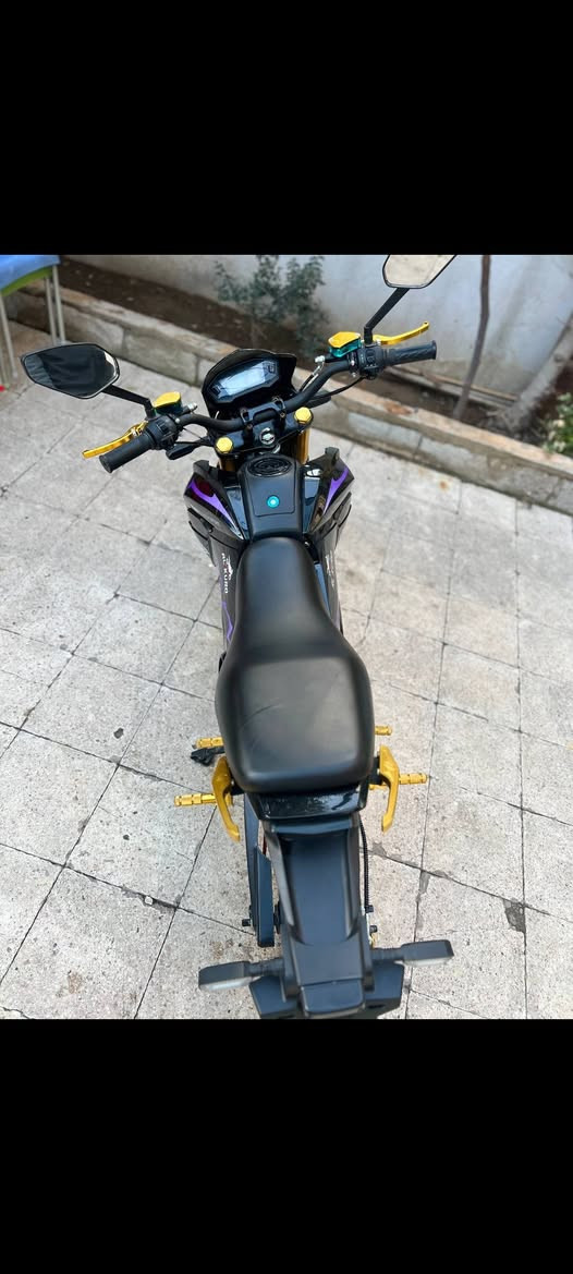 🟣 دراجه شحن بطح قفاز او جبلي رياضيه 

🟣 ماركه Alkuro Power sport 

🟣 قدره الماطور 2000W واط 

🟣 بطاريه نظام 72V فولت 
6 بطاريات كبيره مسطره  بسعه 20 امبير 

🟣السرعه تصل 90 حقيقي مال سياره بدون وزن ( وزن ماطور فقط)  

🟣 مسافه اليقطعه الماطور 70كم ب شحنه الوحده 

🟣 بصمه تدعم التشغيل عن بعد  وسويج العادي 

🟣 حجم الويل 12

🟣 البريكات نظام هيدروليك (زيت)  امامي وخلفي 

🟣اللايت LED امامي والخلفي والاشارات 

🟣 نظام الدبلات هيدروليك

🟣 ناشي فقط 1143 كم فقط 

🔴 الماطور وضع شركه مستخدم 5 اشهر بس وضعو وضع شركه شرط نظافه 100/100
الشاحنه مالتو الاصليه مال شركه والوصل موجود مالو 
مكاني موصل جانب الايسر قادسيه الثاني قرب جامع ذياب العراقي ب سايدين مول الكوثر 
 للتواصل واتساب رقم ***********
