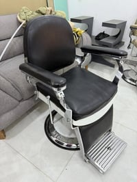 كراسي حلاقة • ميز كومدي • مريات مترين