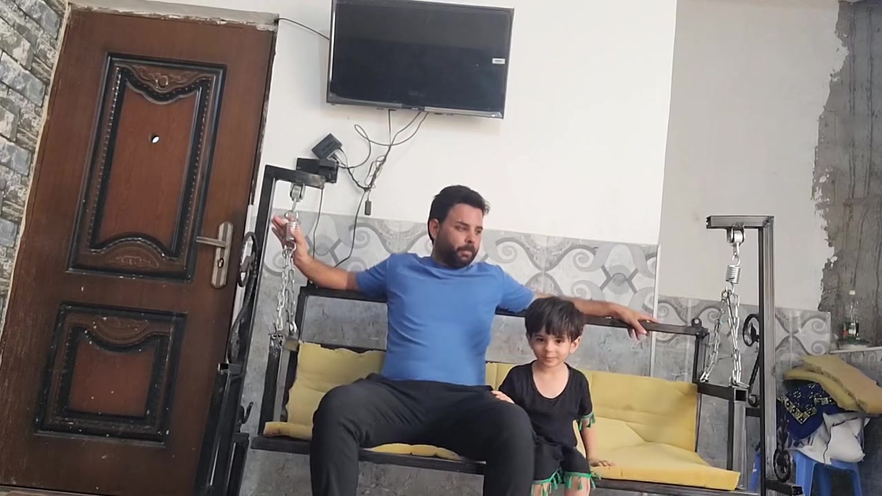 مرجوحه لل بيع شيل وزن اكثر من ١٥٠ كيلوو شغل جديد ***********
