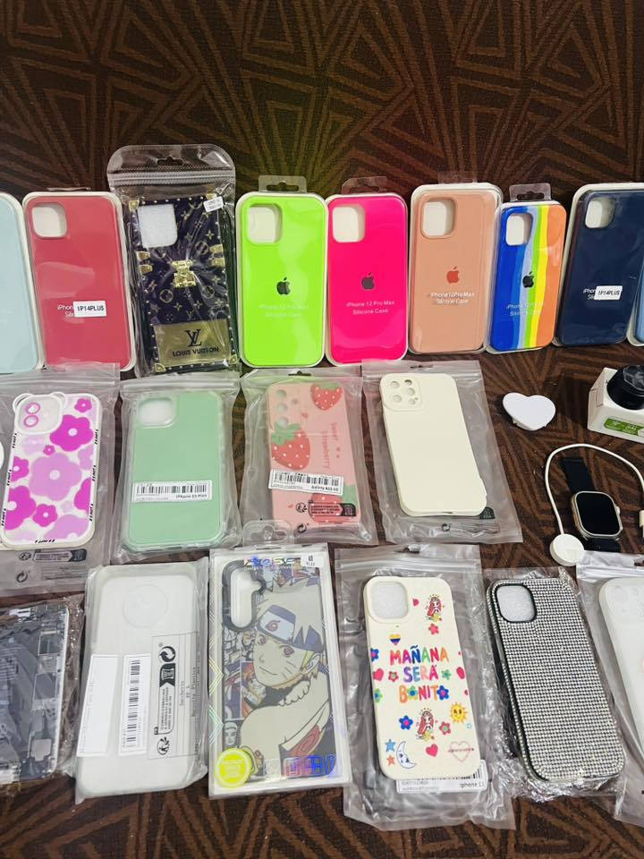 حبايب غراض بالة وجدد اصليات للبيع سعرهن شلع 35الف مكاني بغداد حي القاهرة ***********
توصيل مجاني كافة المناطق والمحافضات

سماعات ايفون 1
ايربود سماعة اصلي وتجاري 2
مداليات ساعة ودرنفيس 1
كيبل شحن جوستك جوكر 1
كامرا جديدة 1
كفرات اجهزة ايفون حديث عددهن 34
ساعة بالة كوبي يرادلة بس شحن1
لاصق حماية كامرة 16برو ماكس
