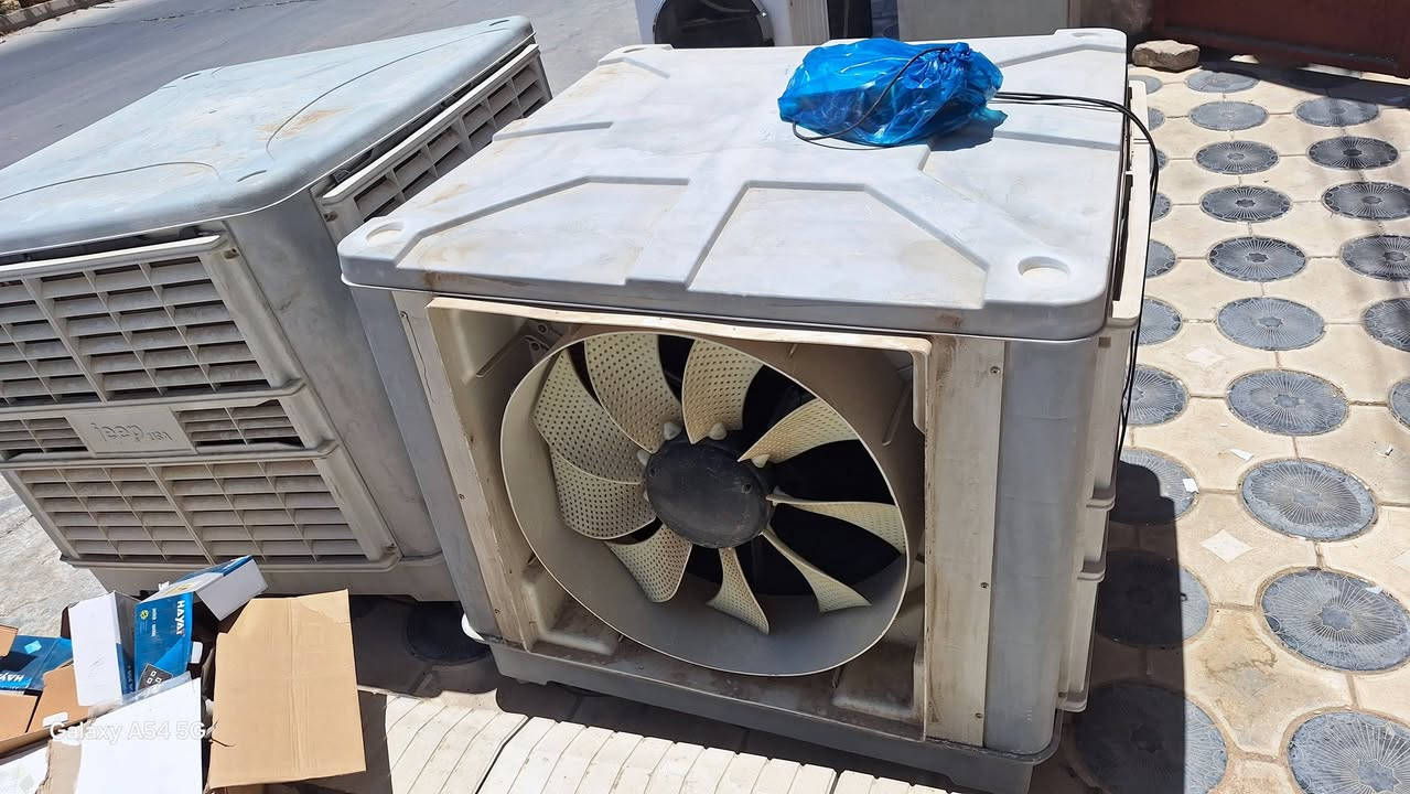 سلام عليكم عندي هاي الموبريدات ماركه جيب وكرولا حجم جبير سعر٢٥٠الف بشرط شغول نضيف جدا عنواني سليماني ***********واتساب ***********واتساب
