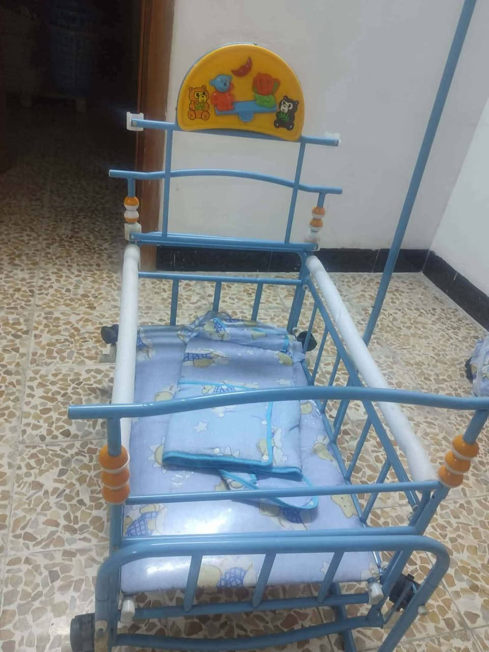هزاز طفل معدني بحالة ممتاز نظيف جدا للبيع بسعر مناسب جدا بسعر 40 الف 
الموقع الموصل حي الميثاق
الشراي يتواصل  عبر الرقم 
*********** بغداد, العراق
