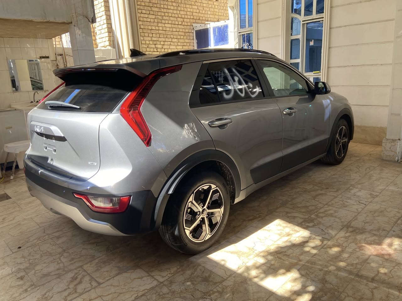 كيا نيرو هايبرد 2024 – نظافة عالية جداً بحالة الوكالة
‏هايبرد اقتصادية جداً

‏تفويلة تكطع تقريباً 850 كم

‏ماشة 5,000 ميل فقط

‏اللون رصاصي غامق

‏الضرر مثل ماموضح بدون دواخل 

‏

‏اهم المواصفات:

‏دخول ذكي + ترحيب

‏وضعيات قيادة: Eco / Sport

‏بصمة أبواب + تشغيل عن بعد

‏بطارية ليثيوم + بصمتين

‏هندبريك كهربائي بصمة

‏إشارات بالمرايا

‏شاشة كبيرة + كاميرا خلفية دوارة

‏ستيرن متحرك + شفتات

‏تحكم ستيرن جهتين

‏تبريد منفصل + تحكم من الشاشة + نظام تنقية هواء

‏كراسي تدفئة + كرسي كهرباء

‏Auto Hold

‏رادار أمامي/جانبي/خلفي

‏مانع تصادم + محدد مسار + تصحيح مسار

‏مثبت سرعة + مانع انزلاق

‏كشنات جلد ومخمل

‏مرايا رادار + نقطة عمياء

‏شحن وايرلس + شحن داخل الكشنات

‏شاشة أعطال + عداد ديجيتال

‏إنارة أمامية وخلفية LED + كشافات

‏إنارة تلقائية Auto

‏نظام صوت Harmon Kardon

‏أوامر صوتية + GPS + نافيجيشن

‏حساس إنارة – مطر – إنفاق – ضغط هواء الإطارات

‏تبريد قطعتين + قيادة ذاتية بالطريق

‏كندشن مركزي + USB + Type-C + حاملات أكواب

‏إنارة داخلية متغيرة بالدشبول + موسيقى ترحيبية 

‏

‏أوتو لايت نهاري 

للتواصل / ***********
