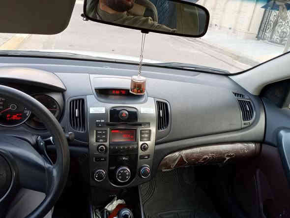 سلام عليكم  كيه سيراتو كفاله عامه بس بيه بارد باب سايق مامعدل وبيه يم قبق البانزين تعمير  بس ولباقي كفاله سياره اخت ازيرو رقم صلاح الدين  مداور ثاني يووم ***********خابر واني حاضر
