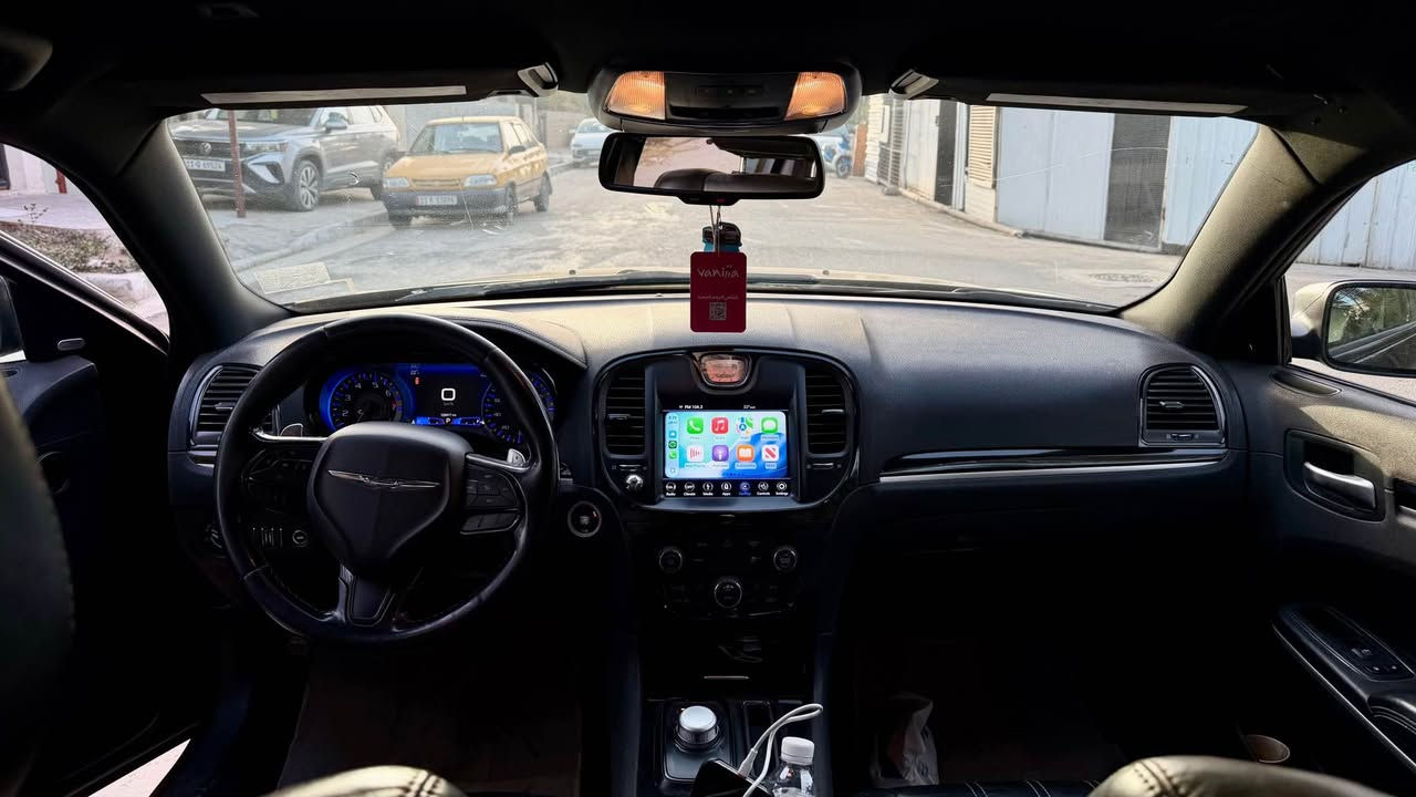 كرايسلر 300S (اوباما) للبيع
موديل 2019 
اللون فيراني (اسود كذاب)
ماشية 80 الف ميل 129 الف كيلو متر 
كشنات الامامية كهرباء 
كشنات الامامية تدفئة
تبريد منفصل 
شفتات سترين
تحكم ستيرن جهتين
كار بلي
بدون سلايد 
السيارة استخدام شخصي صار ٥ سنوات عدنا 
السيارة مابيها اي نقص
حادثها امامي بنيد و جاملغات ثنين 
بيها تعديل بسيط بالشاصي
بيها ٣ ابواب كلير
بيها سونار جاهز 
السعر 22,500 دولار
تواصل على الرقم *********** بغداد, العراق
