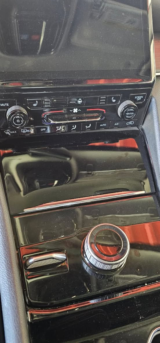 للبيع جيب 7 راكب كلين تايتل  
الموديل : 2023 . (وارد امريكي) 
المحرك : (3600)v6
العداد : .(42000)KM
رقم بغداد الجديد بأسمي تحويل ثاني يوم
صيانة كامله ماتحتاج اي مصروف 
* رادار امامي وخلفي مع مانع تصادم
* شاحن موبايل وايرلس
* شاشه الكبيره مع كامرة 
* نظام الخرائط (GPS)
* كير شفتات بالستيرن
* المصابيح الأمامية LED
*المصابيح الخلفيه LED
* المقعد الأمامي كهرباء
* مقاعدvip 
* حساسات خلفية
* بلوتوث تلفون
* محدد سرعة خروج عن المسار 

مكان السيارة: الرمادي  
السعر : 31.000 $

للاستفسار الاتصال ع الرقم : 
***********
وتس اب :
***********
