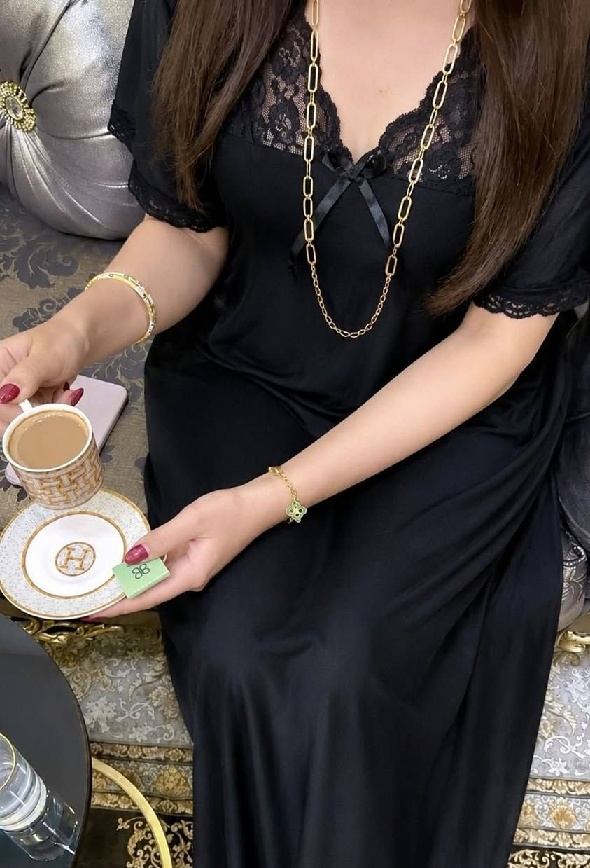 دشداشة بسواد فاحم ملكي 🖤🖤
تصميم ناعم ومرتب يبرز الأنوثة بذوق راقي 🖤
قماش خفيف ومريح بقصة انسيابية تجنن ❤️ 

القياسات / فري سايز تلبس من وزن 50 الى 80 كيلو ✔️


**إذا كنت صاحب هذا الإعلان وتريد حذفه لأي سبب، رجاءا أرسل رسالة إلى الدعم الفني**