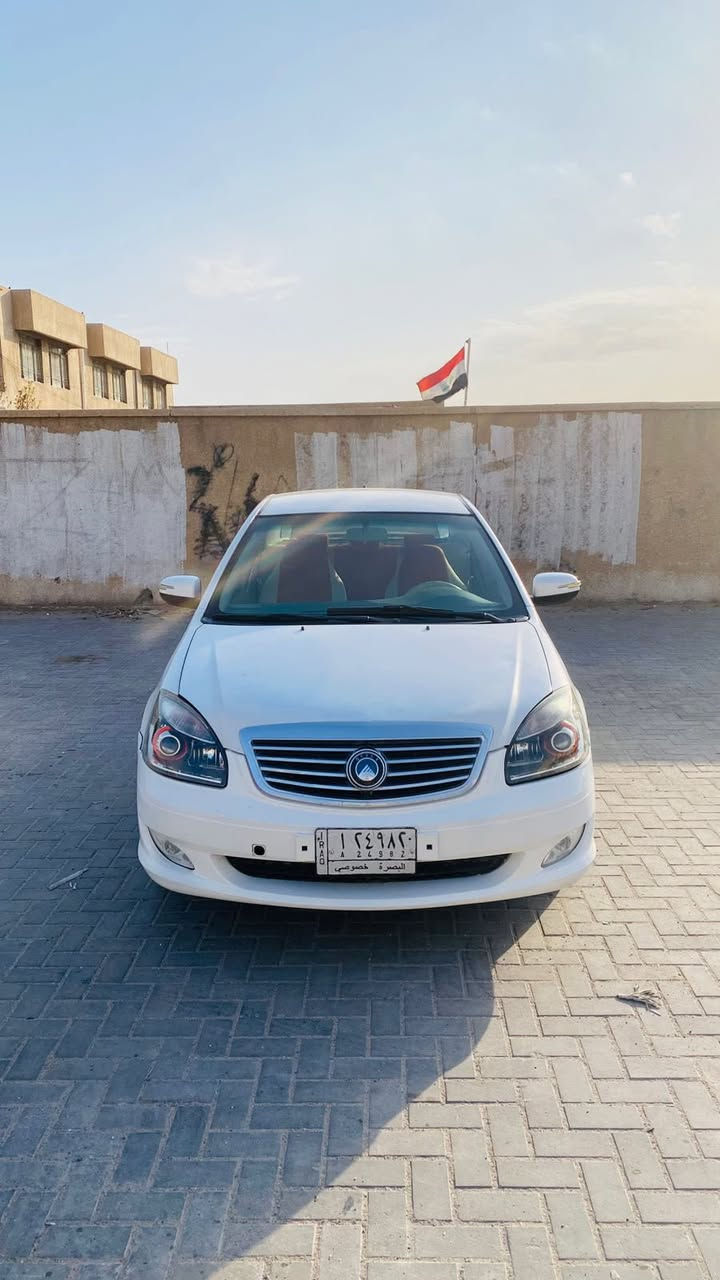 السلام عليكم للبيع جيلي موبل 2013السيارة جاهزة كير مكينة حدادية تبريد تخم تاير السيارة مكفولة من الضربة وتبديل سنوية 2027السعر 50وبيهة مجال ***********
