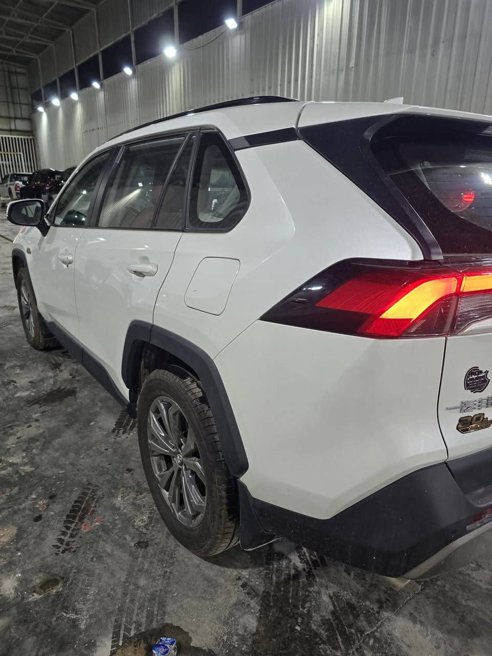 السلام عليكم للبيع راف فور 2023 زيرو وكاله اخوان انتبهوا سياره زيرو ومكفوله ومرقم كامل تحول باسمك مباشر السياره فول مواصفات للاخير بصمه وبانورما وتدفئه تبريد الكشنات وعداد دجتال واربع كامرات ودبل حساس خلف وامامي وكراسي جلد وكهرباء وردار جانبي وامامي وهواي هواي مواصفات بعد السياره رايدها ب45 مليون دينار عراقي للاستفسار الاتصال ***********
