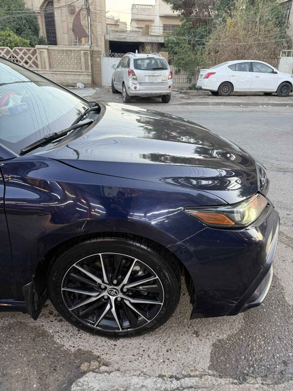 كامري 2022 SE  ماشيه 140000kmرقم اربيل ضررها باميركا جامة مكسورة فقط ضررها عندي بالعراق موجود بالصور مابيها ولا چيك مشتغل بالدشبول ✅
 رادار امامي مانع تصادم حساسات خلفي امامي فتحة سقف 
مانع انزلاق شفتات ستيرن سنوية لحد 2031 
كلشي بيها على وضع الشركة شواصي دواخل مكفول 
غير الدهن ما مبدل بيها شي 
سعرها 200 وبيها مجال لليشتري 
*********** بي واتس آب 
***********
ورقم الشاصي موجود تكدر تشوف ضررها وتتاكد
