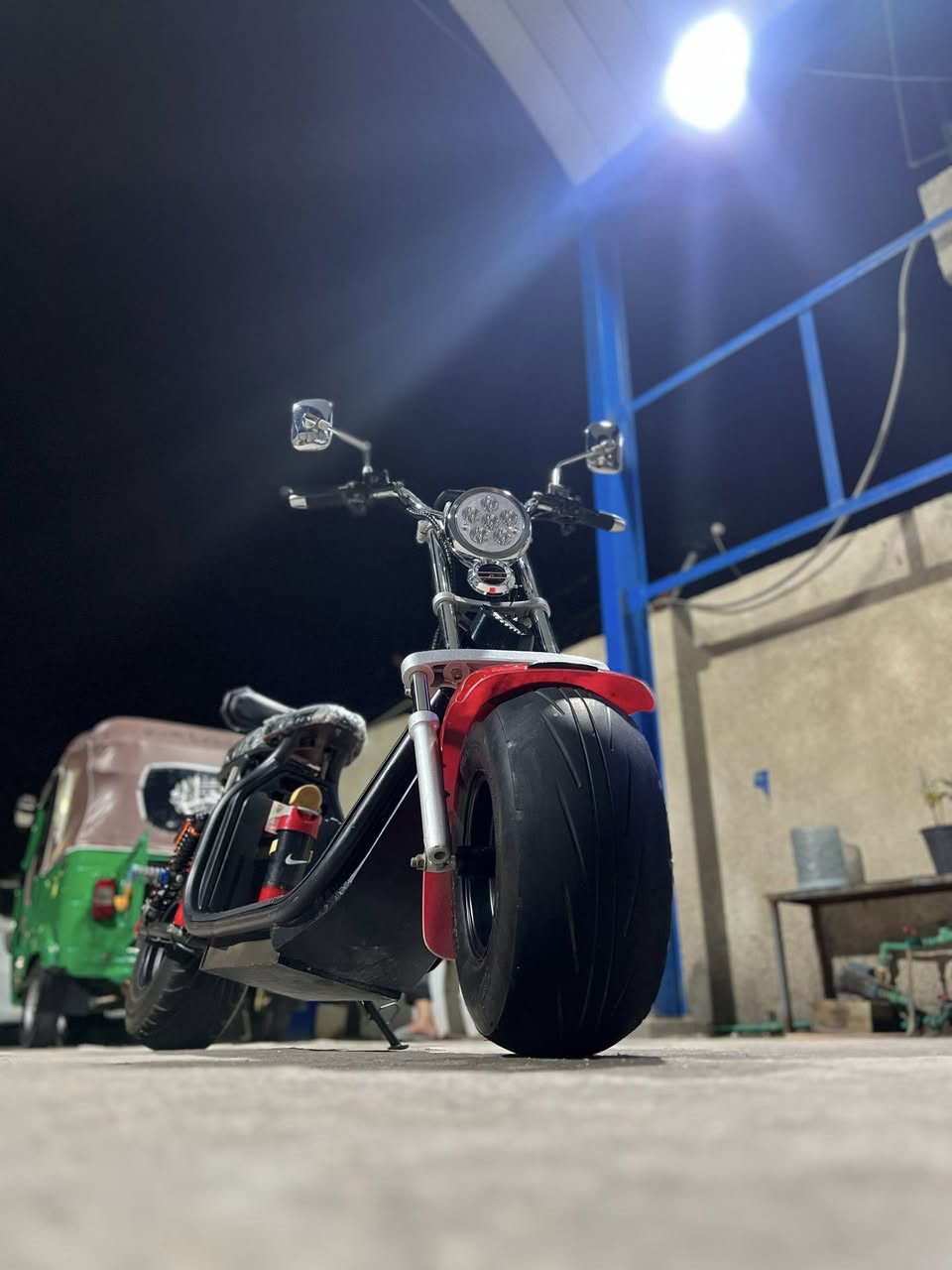 دراجه شحن. انتيكه بس البطاريات يرادله السعر. مليون ونص الشراي يتصل ***********
