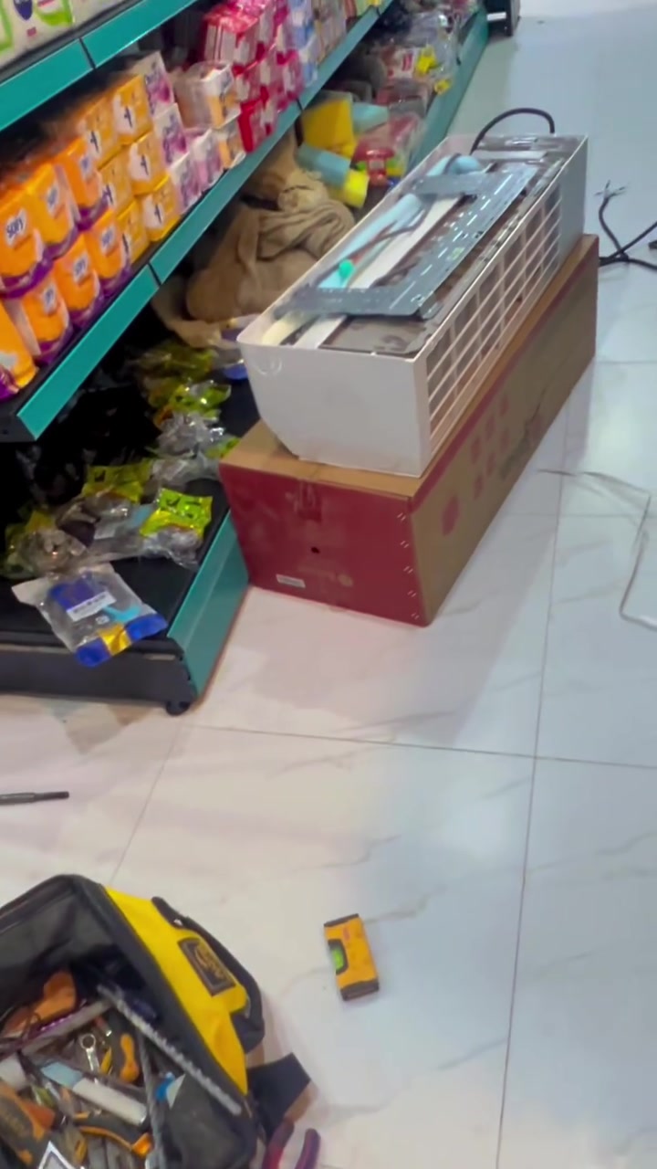 ❄️ ياسين لتنصيب وصيانة السبالت ❄️

في عالم اليوم، البرودة والراحة داخل المنزل أو المكتب ليست رفاهية، بل ضرورة. ياسين لتنصيب وصيانة السبالت يقدم لك الحل الأمثل لضمان بيئة مريحة وصحية طوال العام.

🛠️ خدماتنا المتكاملة تشمل:
 • تركيب أجهزة سبالت جديدة باحترافية عالية، مع مراعاة كل التفاصيل لضمان الأداء الأمثل.
 • صيانة شاملة لجميع أنواع السبالت، مع تنظيف الفلاتر وضبط الإعدادات لضمان تشغيل مستمر بدون أعطال.
 • فحص كامل ودوري لجميع الأجهزة لتجنب أي مشاكل مستقبلية وضمان عمر طويل للسبالت.

💪 لماذا تختار ياسين؟
 • فريق متخصص ذو خبرة عالية واحترافية في جميع مراحل العمل.
 • استخدام أحدث الأدوات والمعدات لضمان جودة لا تضاهى.
 • سرعة في التنفيذ مع اهتمام بالتفاصيل الصغيرة، لأن راحتك أهم أولوياتنا.
 • أسعار مناسبة مع ضمان كامل على جميع أعمالنا، لتطمئن على استثمارك.

🌟 دعنا نجعل منزلك أو مكتبك أكثر راحة وبرودة، مع خدمة تعتمد على الجودة والثقة والخبرة.

📞 للحجز أو الاستفسار:
[ *********** ]
