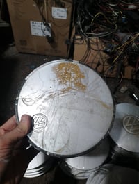 يتوفر كابات مال كولف نفخ وعظم قياس ويل 13 او 14  يتوفر خدمه توصيل  075...