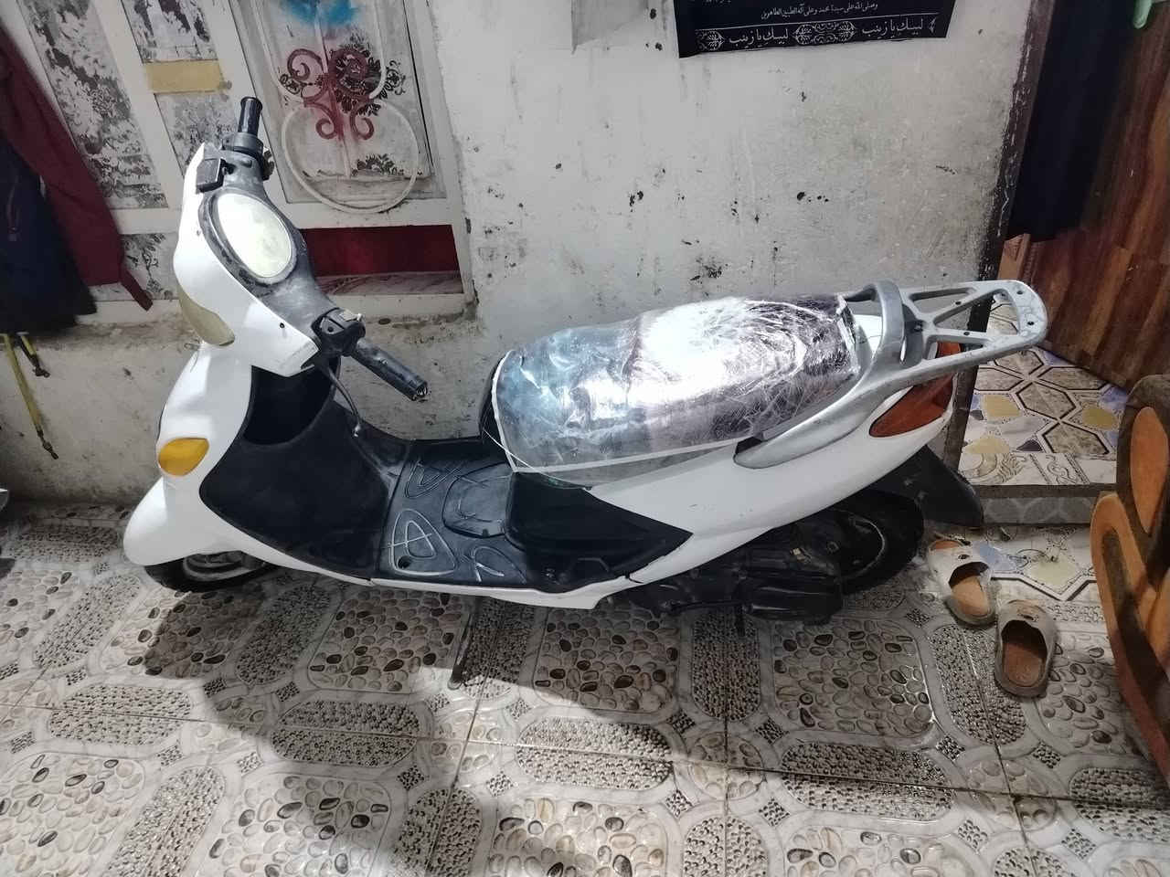 سلام عليكم اكززللبيع دراجه خيرمن الله شغاله سلف هندر تايرات جدد مكينه ناعمه دراجه نقصه باتري تعبان وكلوب الكدام محترك سعره 175 مكاني ناصريه مركز حي الزهرا يم علوت السمج شراي اتصل وخادمك  ***********
