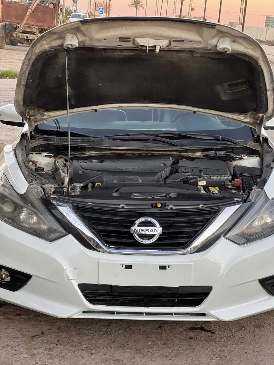 السلام عليكم سياره نيسان التيما
موديل 18 
للبيع وترهم مروس بس بورتج 
***********
