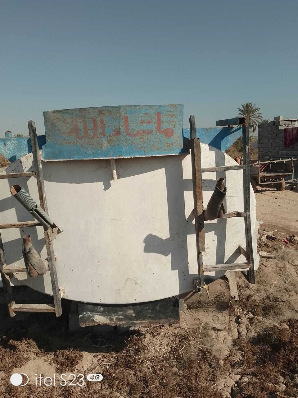 سلام عليكم من رخصت اصحاب الكروب عندي تانكي مغلن يشيل 7الف لترللبيع سعره20ورقه وبيه مجال بسيط مكاني البصره كرمت علي ***********
