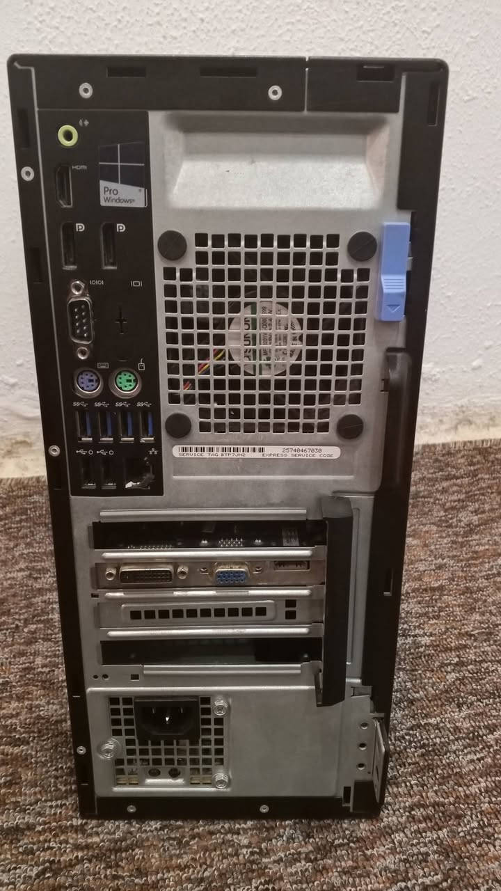 معالج:i5-6600
 كارت شاشه:NVIDIA GT630
كارت شاشه مدمج:Intel HD Graphics 530
رامات:16 GB
مساحه:SSD 125 GB
مساحه2:HDD 90 GB
مساحة3:HDD 200 GB
النظام:ويندوز مخفف وسريع يفيد

هاذي المواصفات حلوة وتفيد اغلب الناس الي تلعب العاب وسط او ناس تستعمله للشغل طبعا راح يكون سعر الجهاز 175 الف للتوصل على الرقم *********** ومكاني النجف ولايوجد توصيل
