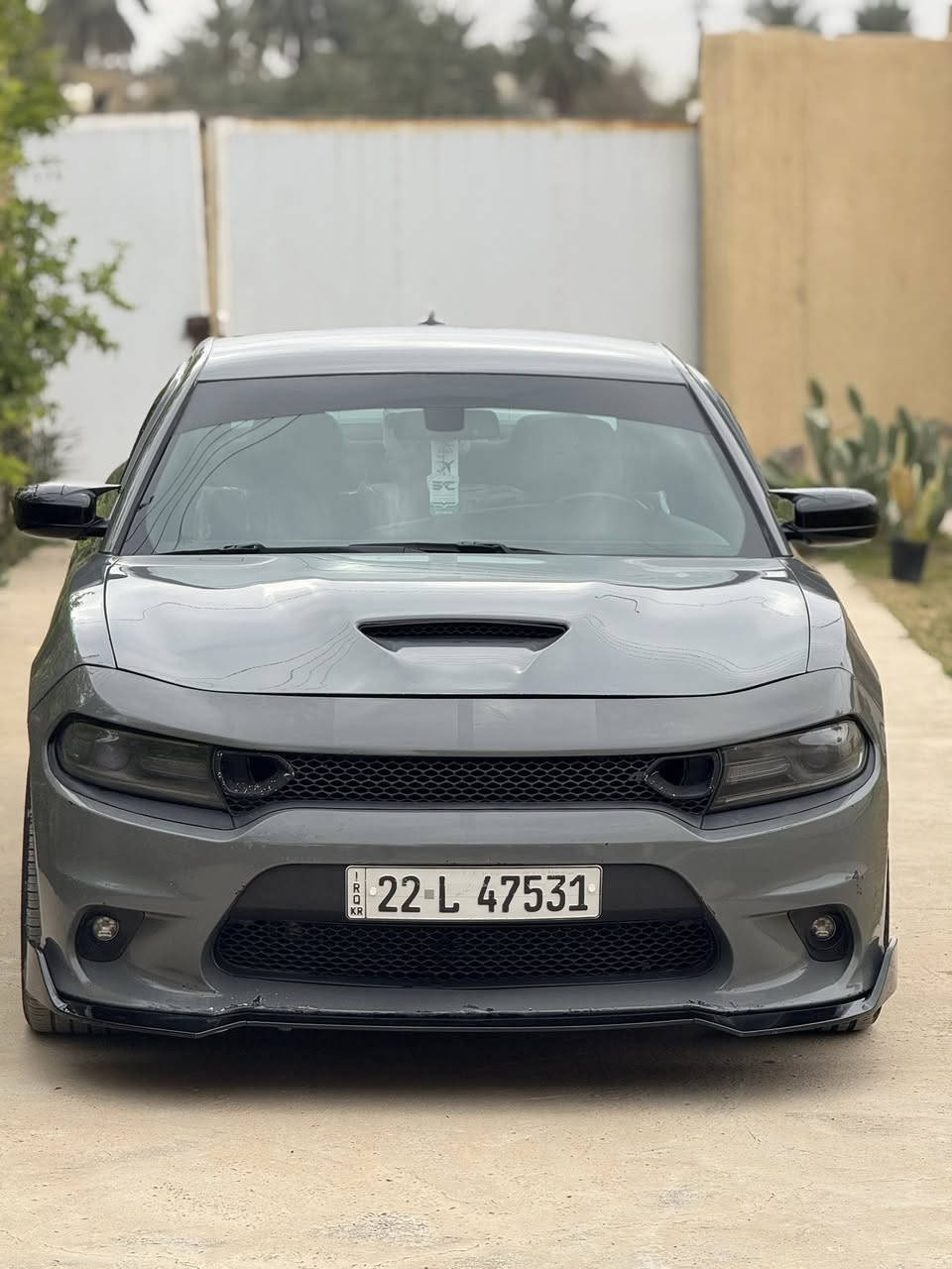 السلام عليكم
جارجر 2017R/T 
8 سلندر 5700
السياره حادثها جاملغ بنيد  سونار مرفق بصور 
السياره موصفات RT 
مواصفاتها: 
1.كشنات امامي تدفئه تبريد كشنات خلفيه
2.كشنات خزن ميموري 
3.كشنات تحكم كهرباء كامل
4رادار امامي 
5 حساسات 
6.شاشه تحكم كامل للكشنات والتبريد
7.شفتات ستيرن
8.كير طياره 
مكاني بغداد الغزاليه 
السعر ١٧٨ وبيها مجال 
***********
