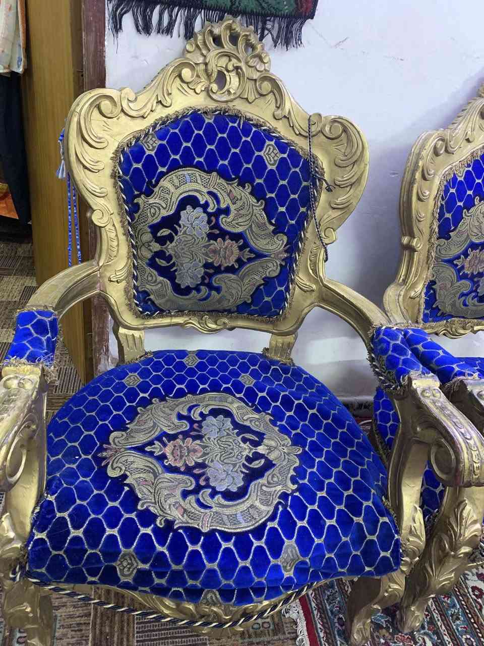 السلام عليكم تخم مصري مكون من قنافات عدد 2وكراسي 2للبيع بسعر 250الف الزعفرانية ***********
