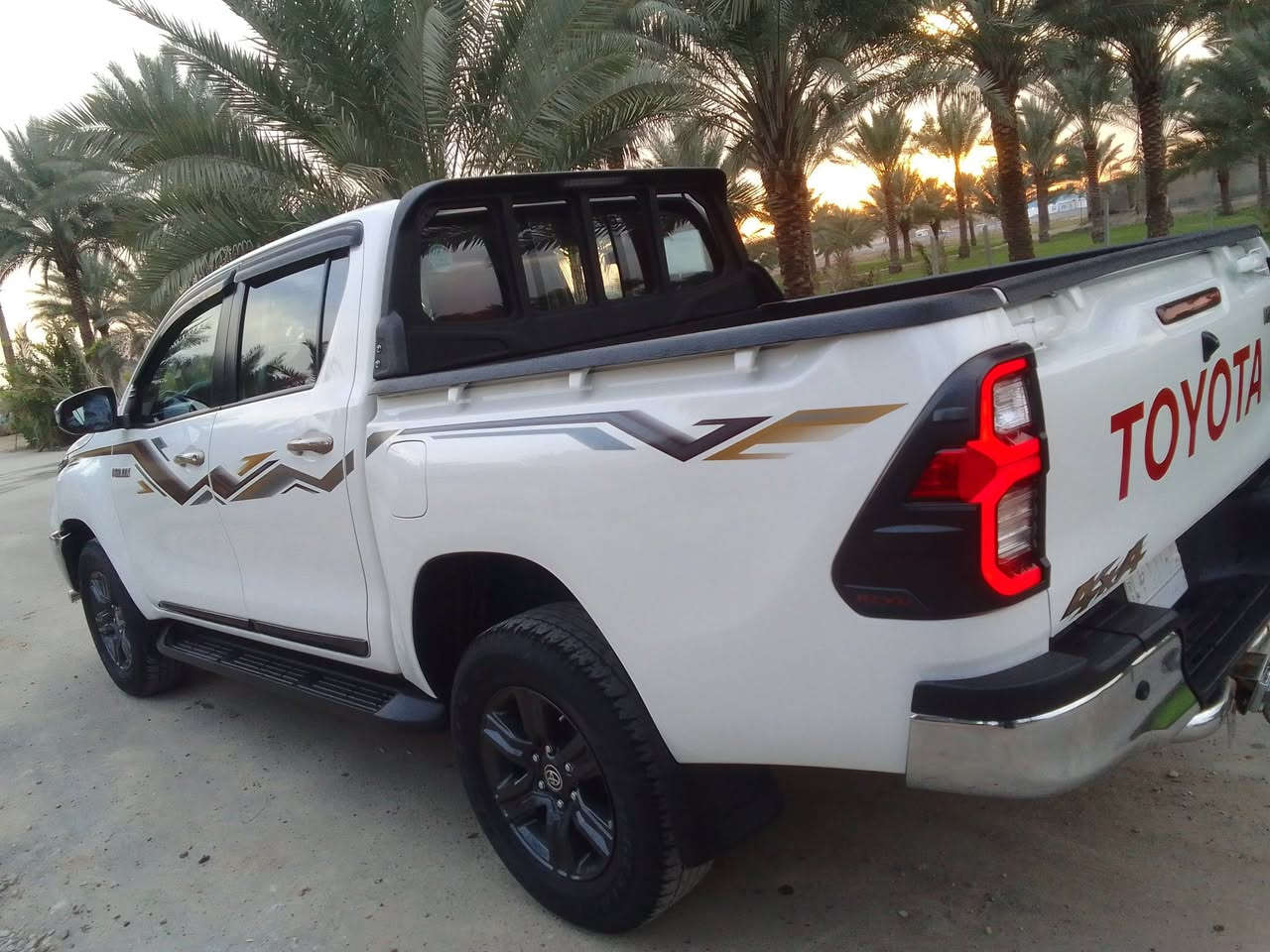 للبيع تويوتا هايلوكس فورويل 2024 رقم بغداد مكفولة تبريد قطعتين تبريد لمس بصمه حساسات 
ماشيه 70 الف السياره بعدها على وضع شركه 
***********
بغداد المشاهده
