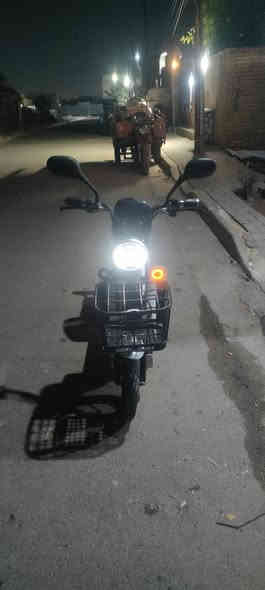 سلام عليكم دراجة شحن حجم 14 مستخدمة قليل تحمل وزن 80كيلو كل الكهربائيات  تشتغل كل شي شغال سرعة 40  السعر 300 الف المكان بغداد حسينية الراشدية مسقط ***********
