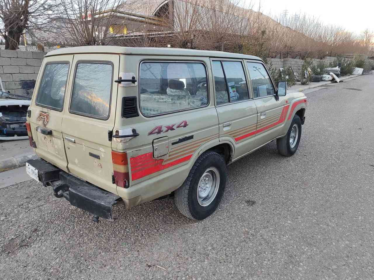 لاندکرۆز بۆفرۆشتن مۆدیل 1988 دەشبول ماسی  پاوەرو دیسک تابوکەیە 3fو6گێڕ ئاڕم پلاسیک سلێمانیە بەشەرتی ئەوەلیات سەیارەکە هیچ لێدراویو دەعمی بچوکیشی نیە تەقەوڕەقەی تیانیە ماشڵا لەمەکینەو گێڕی دبڵ ئەکسل بەشەرت زۆر زۆر جایزە مشتەری چات بنێرە یان تەلەفون بکە***********اسیا***********
