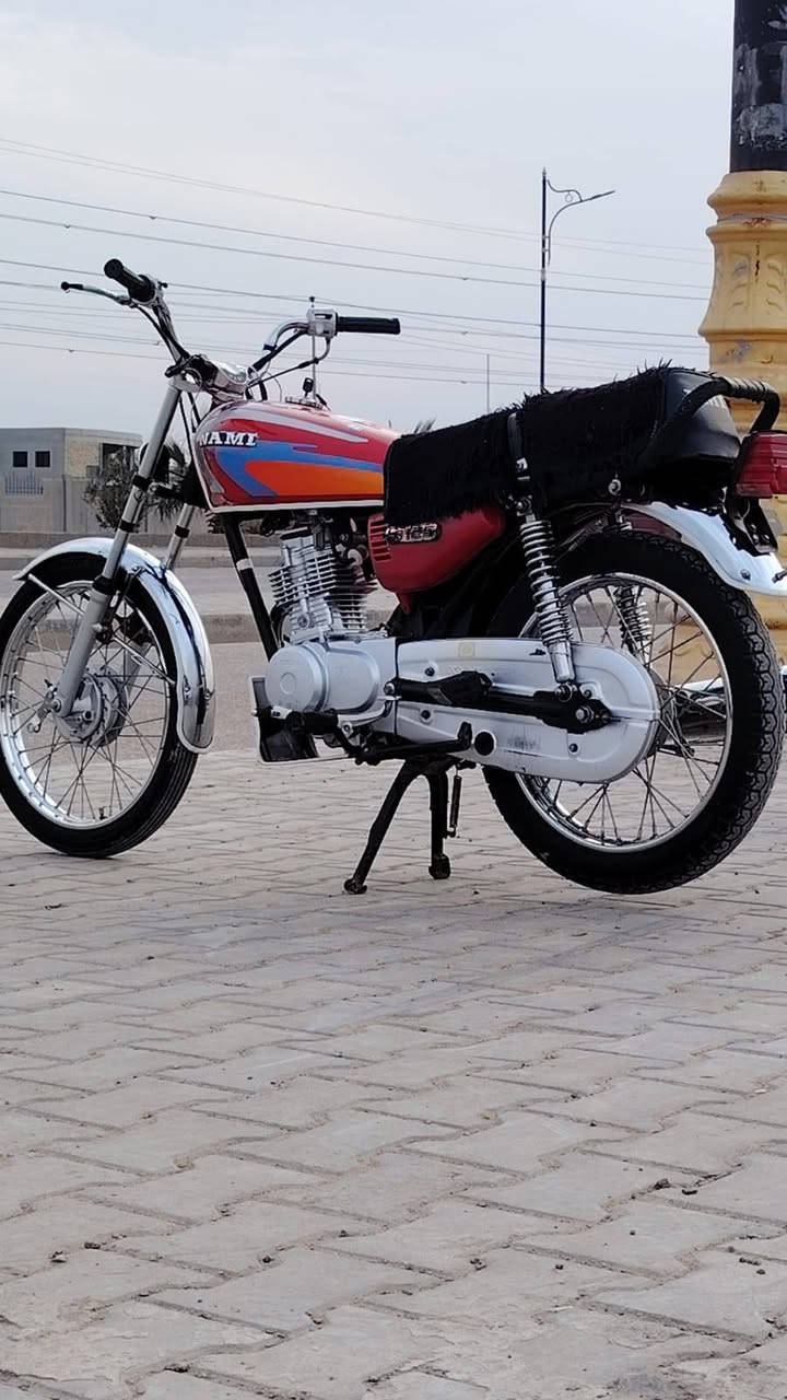 سلام عليكم دراجه للبيع بدون تعمير صارله 6اشهر غراض كله اصليه من سيد خلدون 750سعر ***********
