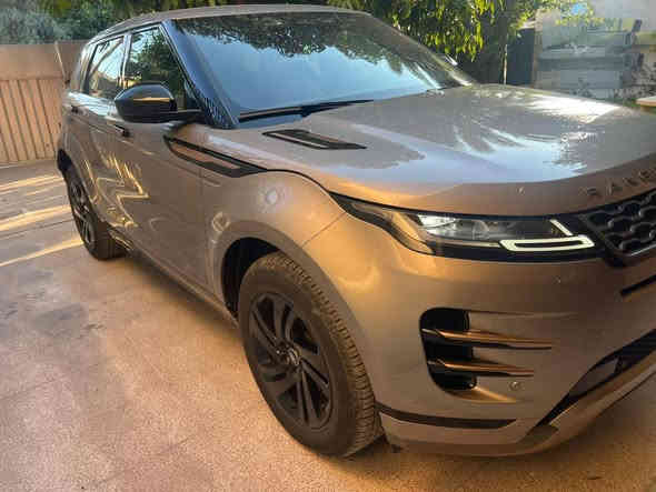 Land Rover RANGE ROVER EVOQUE R-DYNAMIC S 2023 
خليجي، وكالة، مكفول ولا تزال تحت الضمان ✅️

⚙️محرك 4 سلندر 2.0L توربو 
🛞دفع رباعي AWD + كير 9 نمر 

مواصفات R-DYNAMIC S فول للأخير
🟫 نظام دخول + تشغيل محرك ذكي بدون مفتاح 
🟫مرايات جانبية كهرباء + هيتر 
🟫داخل جلد بالكامل + كشنات تدفئة
🟫شاشة ديجيتال 

🛡أنظمة السلامة ومساعدة السائق 
🔸️كاميرا خلفية + كاميرا 360 درجة 
🔸️نظام نقطة عمياء 
🔸️فرملة طوارئ
🔸️نظام محافظة ع المسار 
🔸️نظام مثبت سرعة تفاعلي 

ماشية 2 ألف كيلو متر فقط ✅️

مكان السيارة بغداد حي الجامعة
مرقم بغداد بإسم شخصي تحويل مباشر 

السعر 35.000💲 فقط

للإستفسار 
*********** إتصال أو واتساب 

#رانج #للبيع
