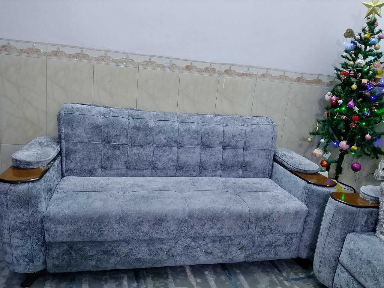 تخون عشر مقاعد للبيع جديد جدا صاله اسبوع واحد من نشتريه 500 وبي مجال الاكس هم للبيع سعره 70 وبي مجال العنوان الشعب قرب كليه امام الكاظم رقم الهاتف ‏‪***********‬‏
