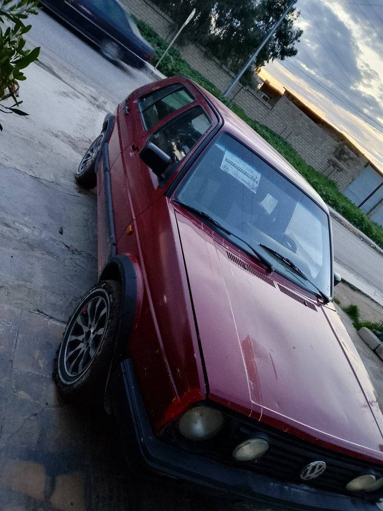 سيارة كولف موديل 91 شرعيها بلموصل شرط مكاتبه وتحويل كير شرط المحرك بي صرف صبغ احزام 
السعر 17 وبيها مجال ***********
