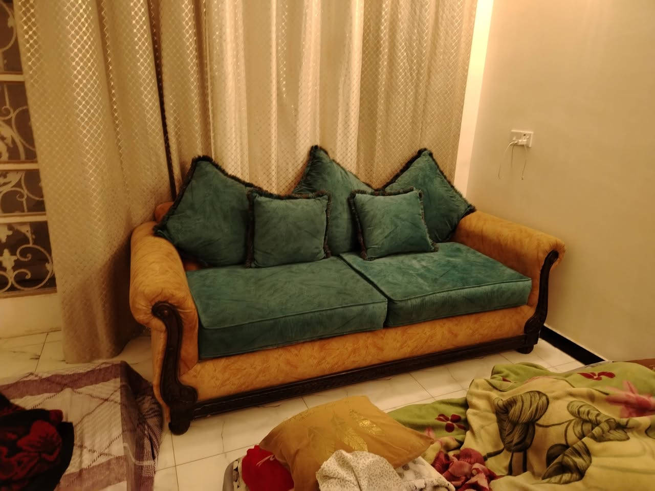 تخم تركي طبي ١٢ مقعد لبيع السعر ٥٠٠ وبي مجال عنوان زعفرانيه ***********
