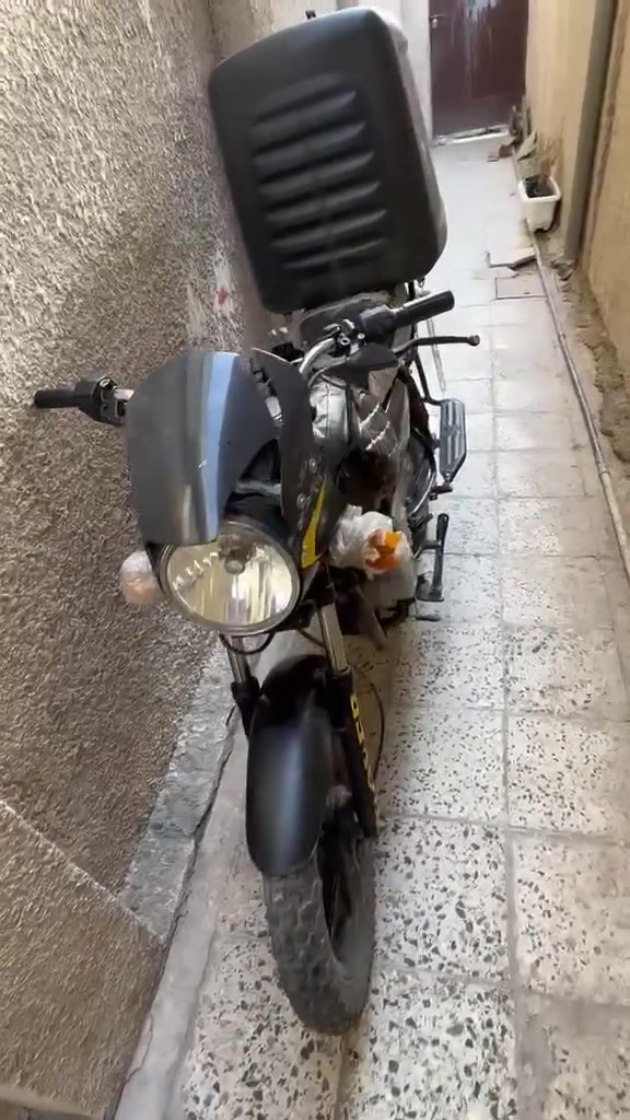 سلام عليكم دراجه بوكسر البيع موديل ٢٠٢٢ اوراق موجوده بس بدون رقم السعر مليون او بيها مجال الاستفسار ***********
