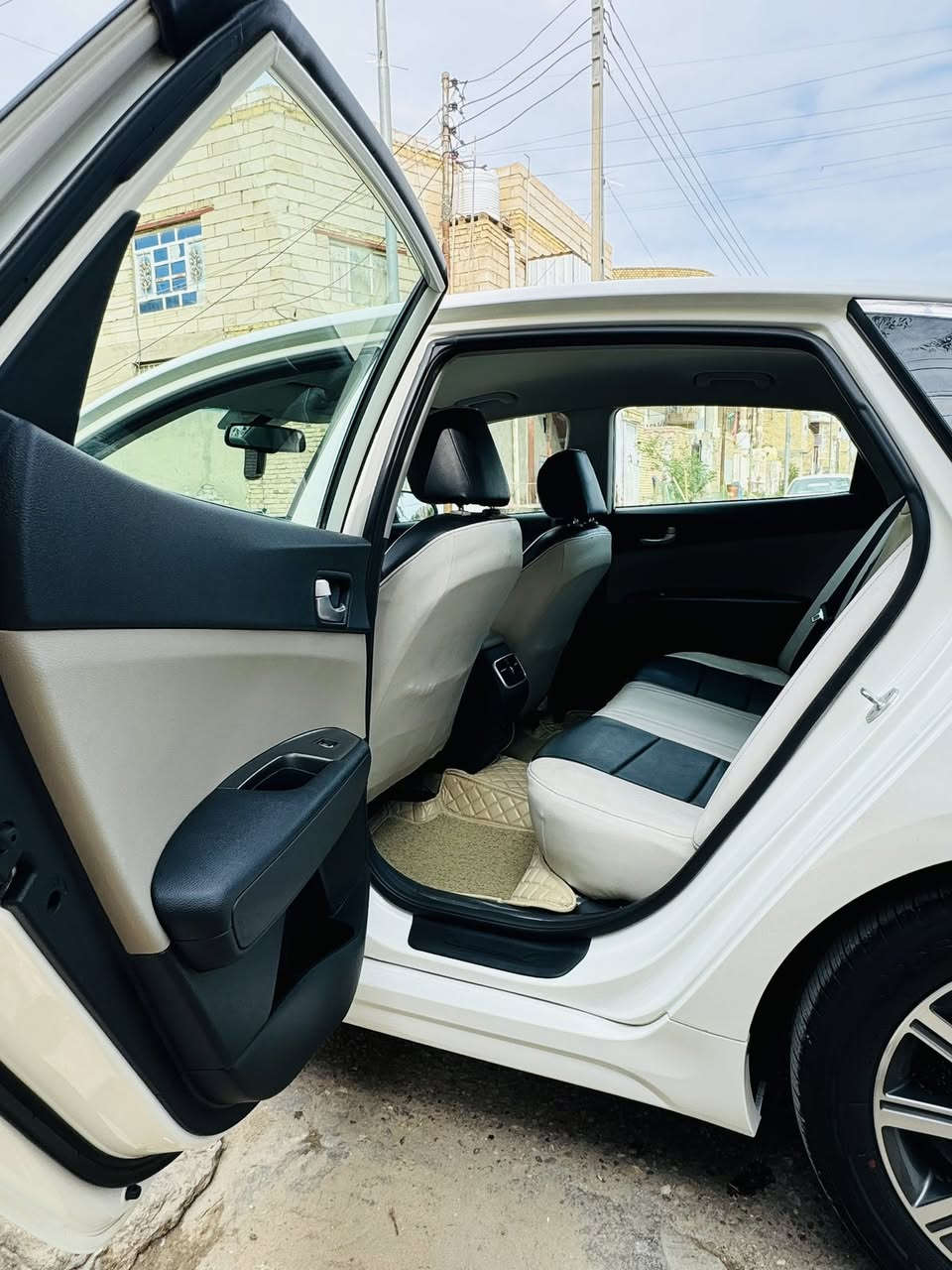 سلام عليكم 
كيه ابتيمه لبيع  
سياره خليجيه كفاله عامه 
محرك ٢٤٠٠
عنوان سياره ناصريه 

قم :***********
