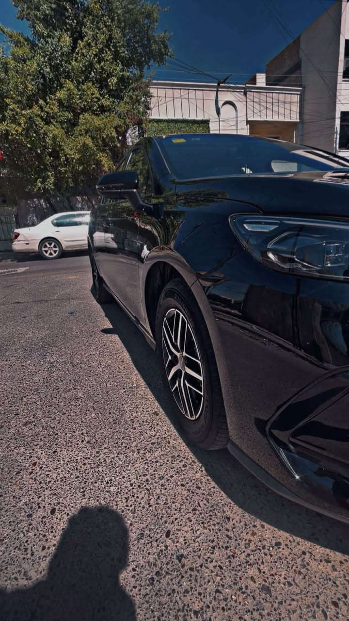 BYD سيل فايف موديل 2025

🔹 الموديل: 2025
🔹 اللون: أبيض
🔹 الممشى: 6000كم فقط
🔹 نوع اللوحة: بغداد

المواصفات:
✅ محرك 1.5 لتر DM-i.
✅ ناقل حركة أوتوماتيك.
✅ شاشة وسطية كبيرة تعمل باللمس.
✅ عدادات رقمية.
✅ تشغيل بصمة ودخول ذكي.
✅ كاميرا خلفية مع حساسات.
✅ مثبت سرعة.
✅ تكييف أوتوماتيك.
✅ إنارة LED أمامية وخلفية.
✅ مقاعد جلد.
✅ جنوط ألمنيوم.
✅ استهلاك وقود ممتاز.
✅داش كام.

✨ السيارة نظيفة جداً، استخدام شخصي، جاهزة للفحص، ولا تحتاج أي مصروف.

💰 السعر المطلوب:  130 (قابل للتفاوض بالمعقول).

📞 للاستفسار والمشاهدة، التواصل على الخاص أوالاتصال ***********
