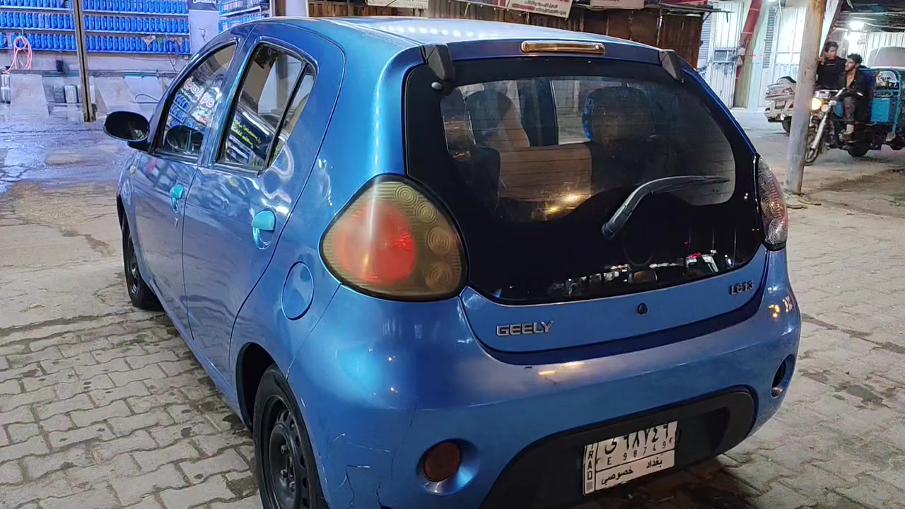 السلام عليكم
جيلي باندا مديل 2013 
رقم بغداد مشروع وطني
كير مكينة كهربائيات
 تبريد تدفئة شغال 
حدادية نص ونص 
نقصها مشط سترين
سعرها 45 وفيها مجال 
***********
***********
