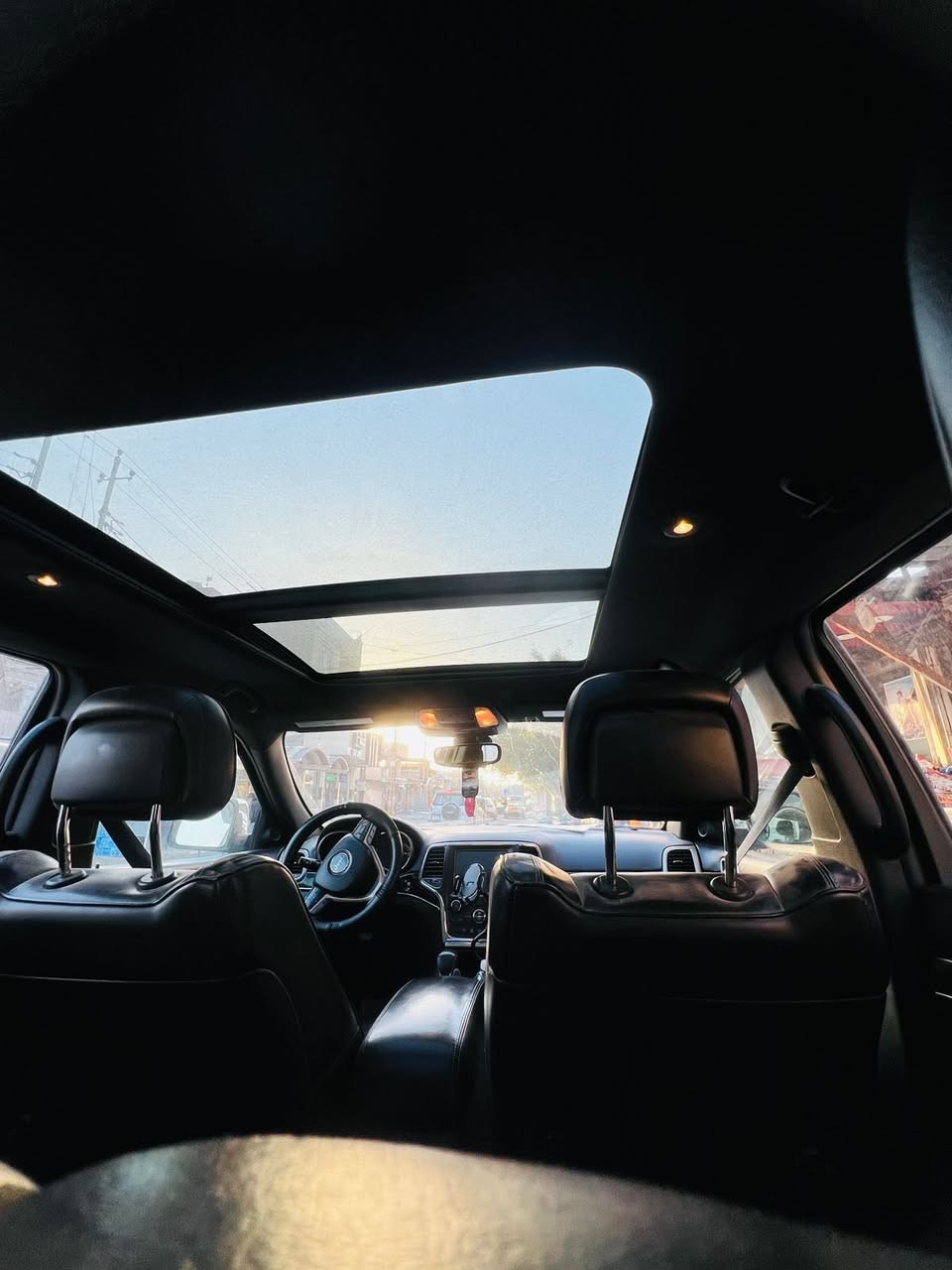 السلام عليكم
للبيع جيب لاريد ٢٠١٧ لمتد 
الحادث مرفق والسونار 
السعر ١٨٠ بي مجال 
مكان السيارة الدورة 
اي استفسار ***********
