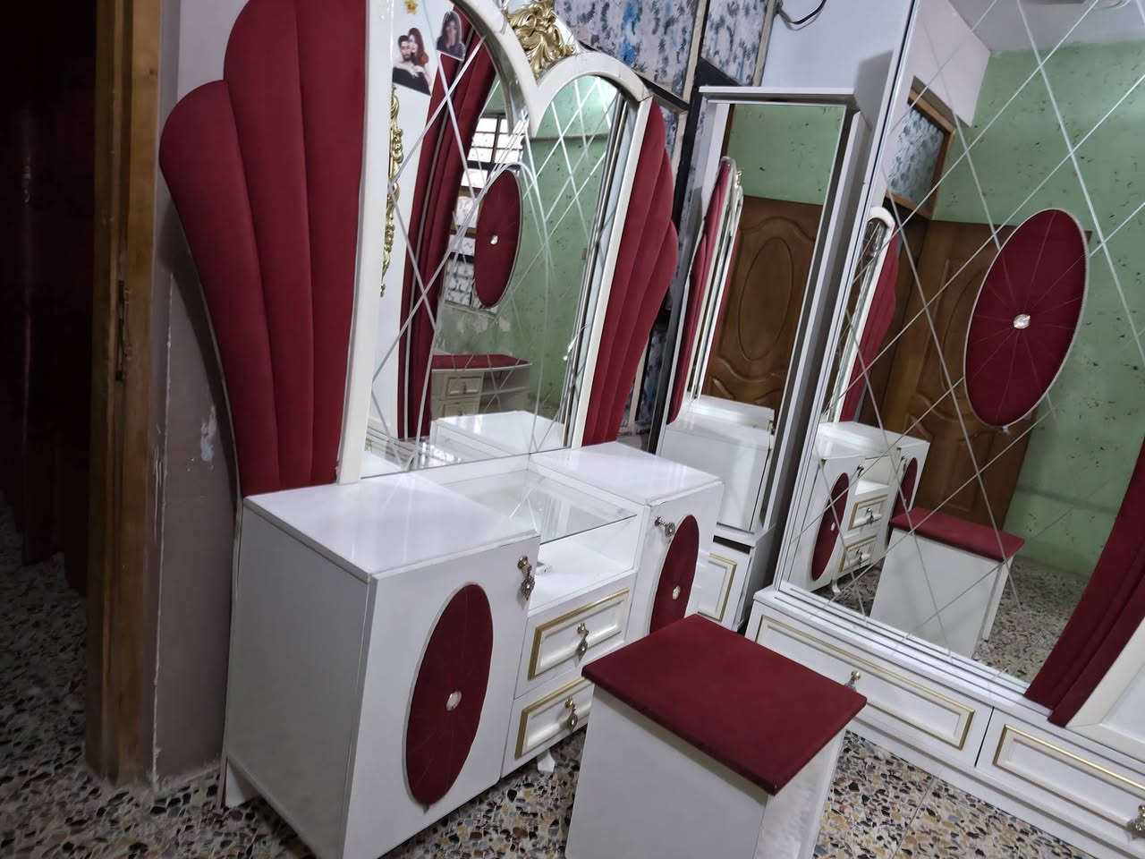 السلام عليكم
غرفه صاج تركي للبيع 
مكونه من 6 قطع
للأتصال:0770232090


**إذا كنت صاحب هذا الإعلان وتريد حذفه لأي سبب، رجاءا أرسل رسالة إلى الدعم الفني**