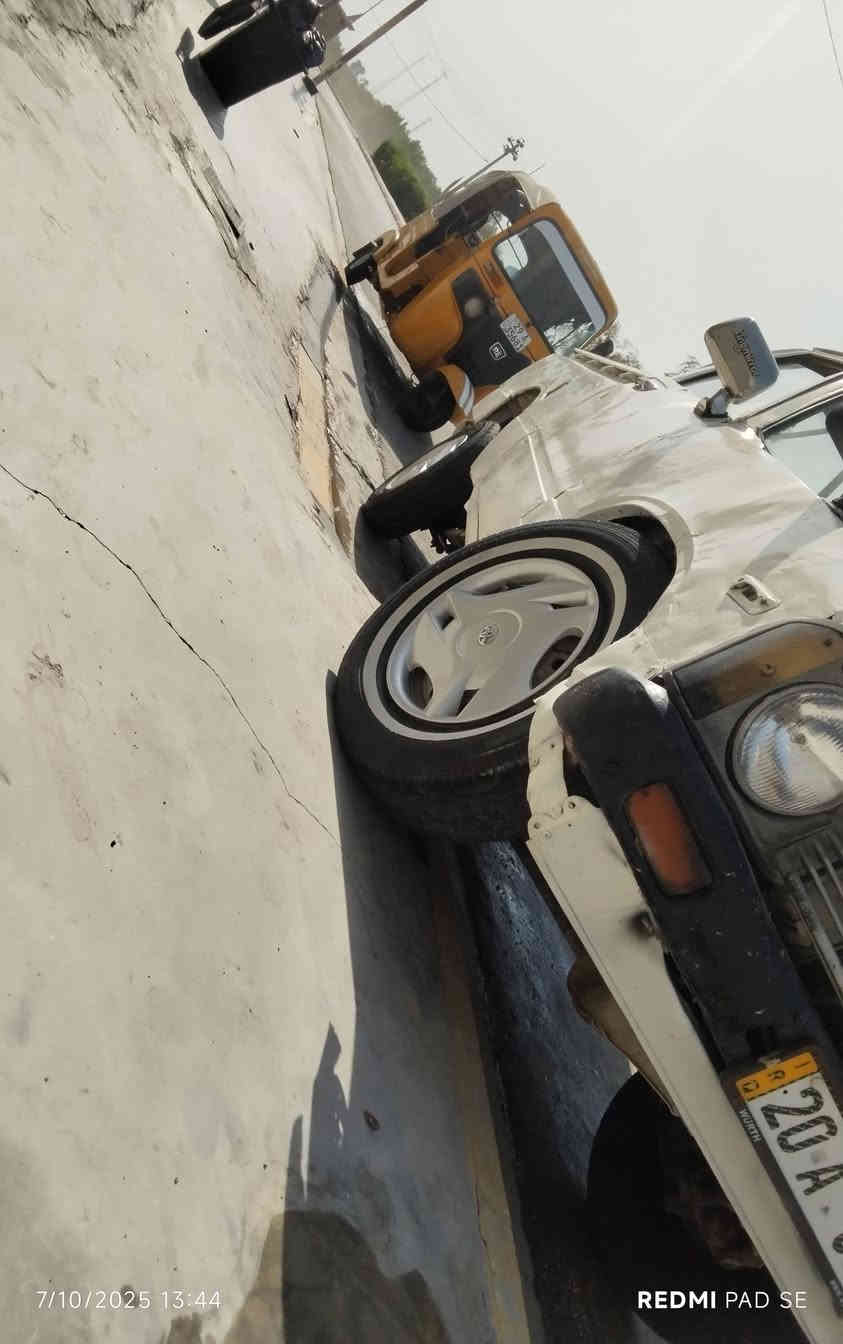 بيكم ٨٠ للبيع رقم انگليزي بسمي سنوية لل٢٧ شرط التحويل شاصي بس لحيم قليل 
سعرهة 3ونص بيهة مجال قليل مو شراي لاتعبني رحمة لـ أهلك.  هـ ***********
مكانهة واسط العزيزية
