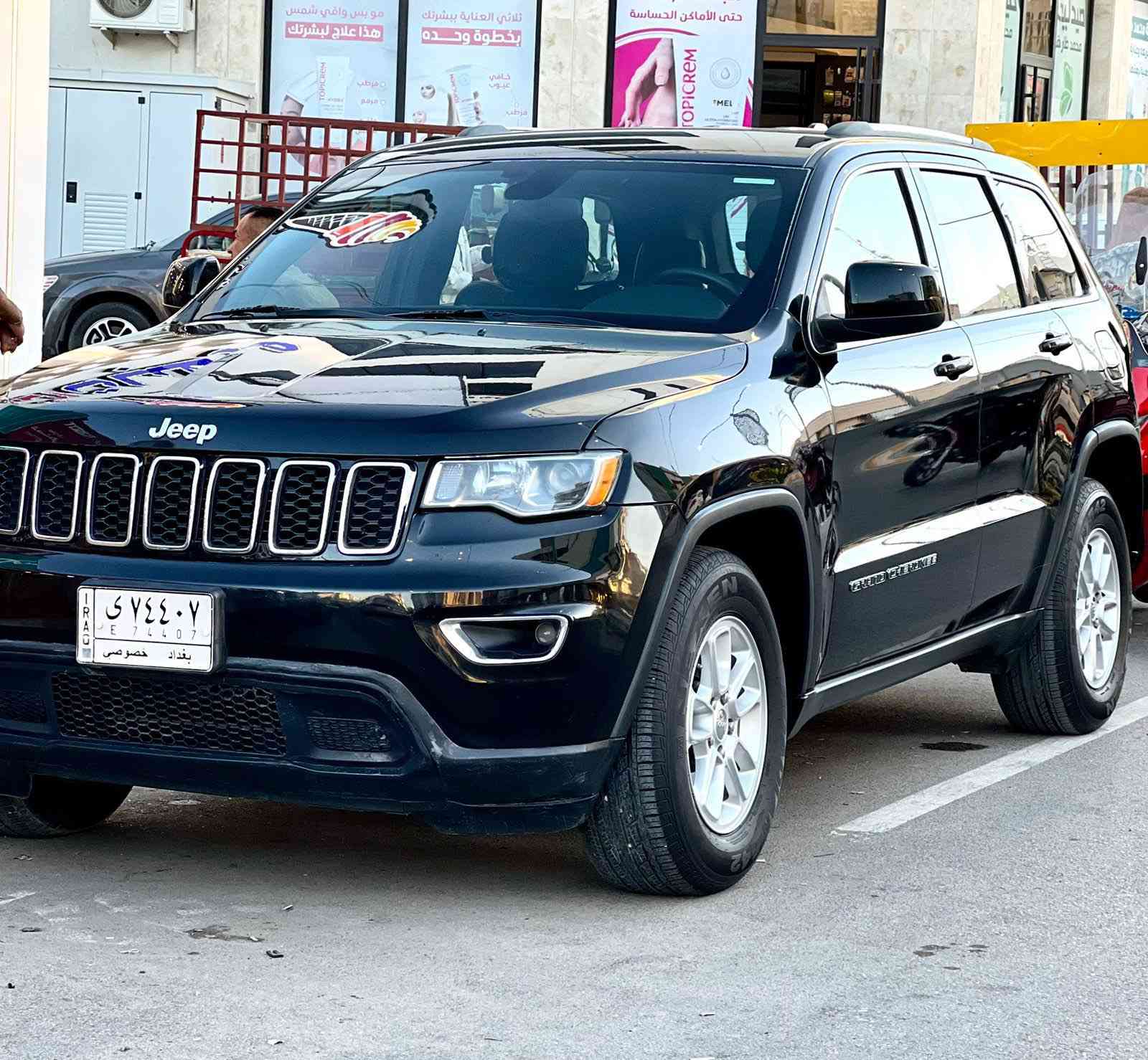 السلام عليكم
جيب 2018  لاريدو رقم بغداد سنويه 2030 باسمي اللوحات الجديده تحويل ثاني يوم وارد أمريكي حادثها خفيف بدون دواخل ابد جاملغ خلفي بدون ايرباك بجم كبس وصار بيدي جلخ بالجاملغ الأمامي وصبغته وصوره وصور الحادث كلها بالمنشور ماشيه ١٠٠ ميل شرط ترايها مال زيرو كير محرك صدر كفاله شركه 
المواصفات 
مكينه ٦ سلندر ٣٦٠٠
بصمات تشغيل وأبواب 
تدفئه كشنات واستيرن 
شاشه 
كامره دواره 
حساسات خلفيه 
تو ويل
ويل كب ١٨ بلادي مع تخم تاير جديد
تبريد وتدفئه 
لايت زينون 
وبعد هوايه مواصفات السعر ٢٠٥  وبيها مجال للشراي الجاد المكان الانبار الرمادي للاستفسار الاتصال على الرقم ***********
***********
ملاحظه الصور قبل ما أشد اللوحات الجديده
