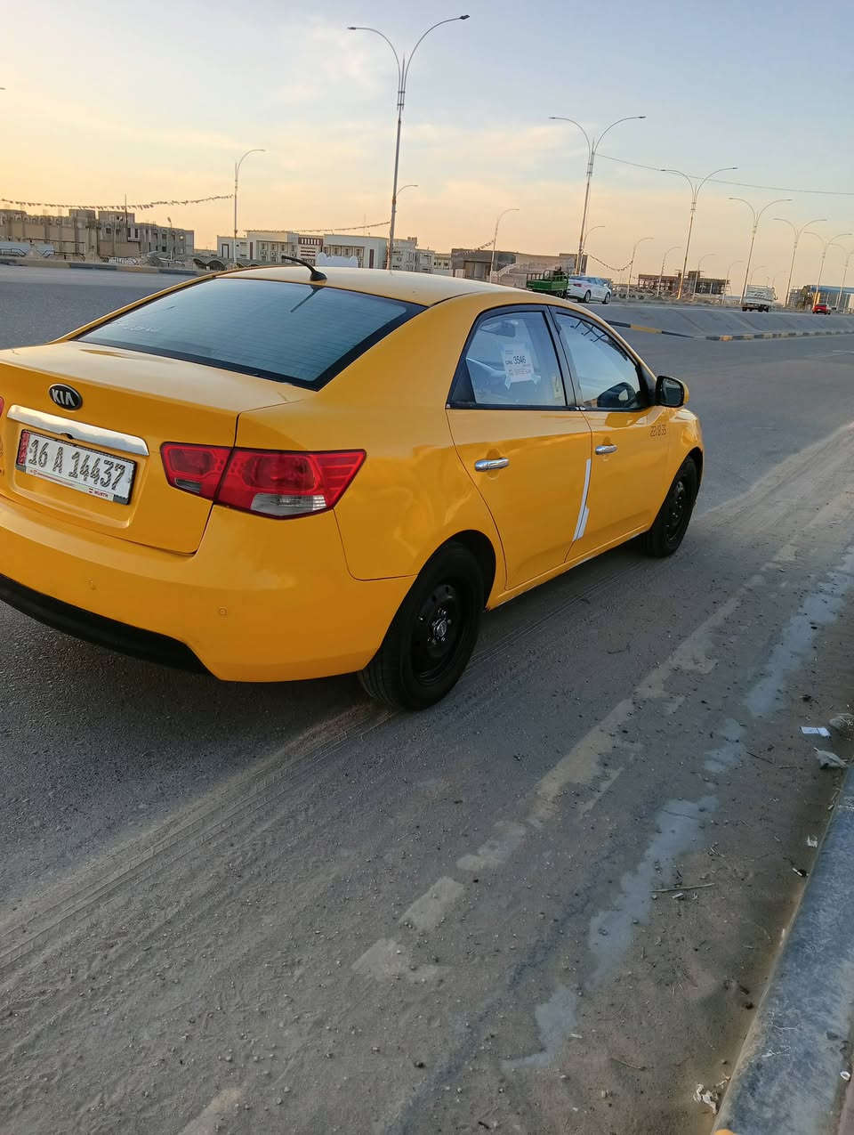 السلام عليكم لبيع سيراتو مديل 12 خليجي مكفول من الضربه والكص فقط كير مكينة حداديه تبريد جاهزه رقم قادسيه انكليزي بسمي مداور ثاني يوم مكان السماوه سعرها 93 وبيها مجال بسيط ***********
