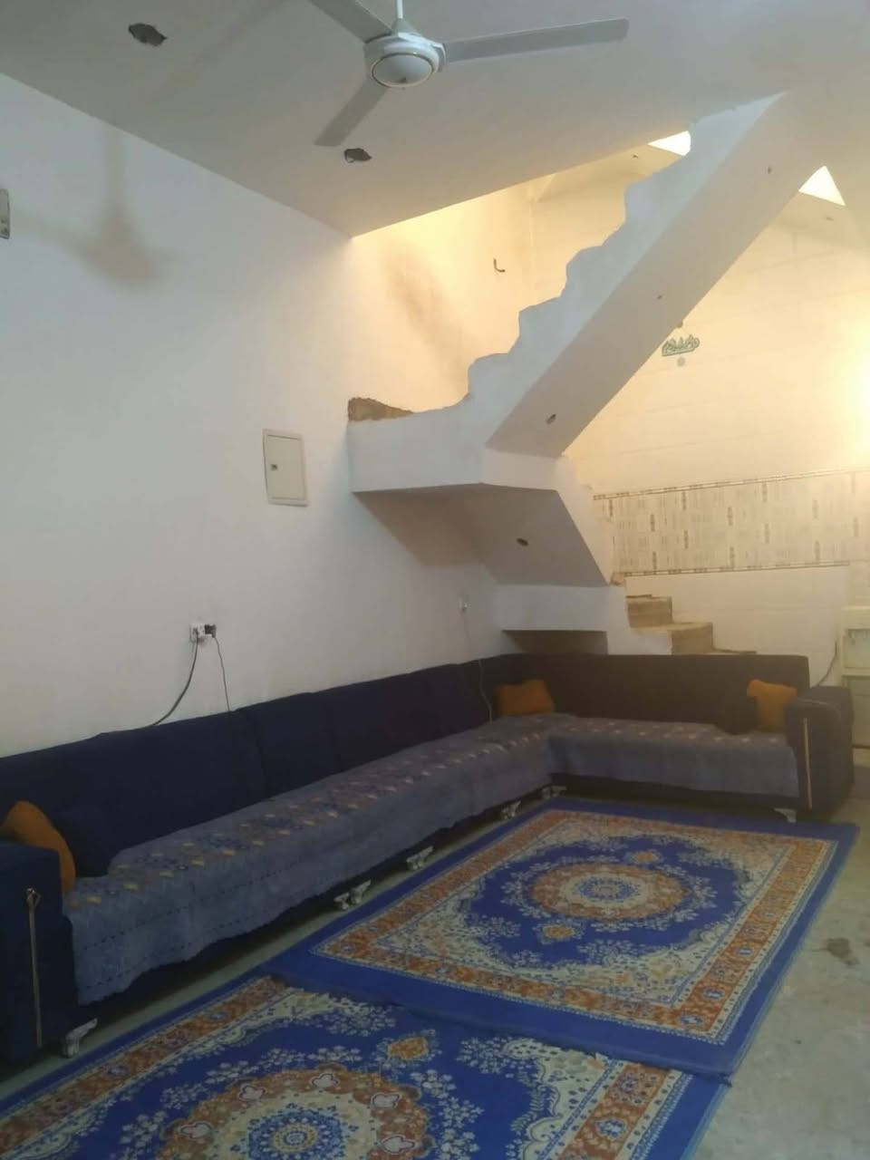 السلام عليكم
بيت 100م طابقين للبيع/ وجه 8 × نزال 12.5/ أربع غرف نوم+ مطبخ+حمام وصحيات+ بيتونة وشتايگر للسطح كامل/البيت مسكون وكامل ما عدا الكاشي ومحجر للدرج/طابو ملك صرف زراعي 25/ الشعلة الشارع الغربي مقابل قطاع السابع نهاية الشارع الأخضر جهة اليمين/ السعر 120 وبيه مجال للشراي / للمراجعة ***********
