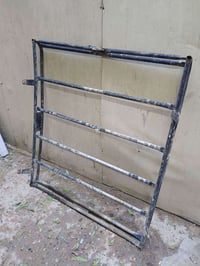 سوبايه سياره بيجو روى لبيع  مكان بغداد هاتف 07830159886