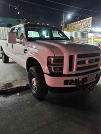 فورد 10 سلندر بانزين  دشبول مواصفات خاصه شباك مواصفات خاصه  شاشه ابل ك...